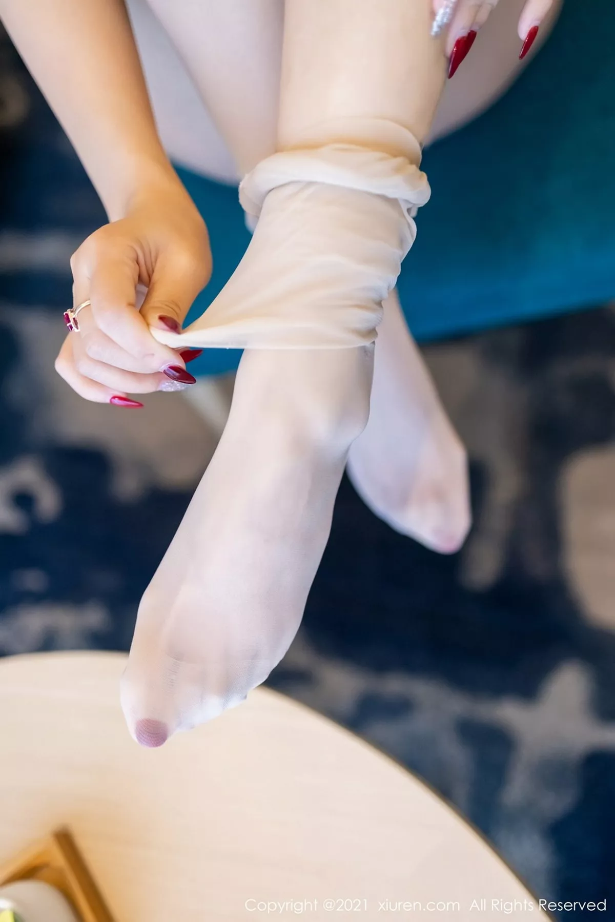 秀人集.com_[XiuRen秀人网]No.3080_嫩模艾静香古韵旗袍配超薄肉丝裤袜蕾丝内裤秀翘臀撩人诱惑写真52P