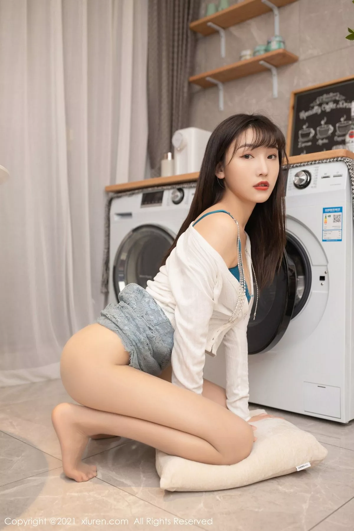 秀人集.com_[XiuRen秀人网]No.3084_嫩模陆萱萱三亚旅拍性感人妻主题脱开档肉丝裤袜秀翘臀诱惑写真76P