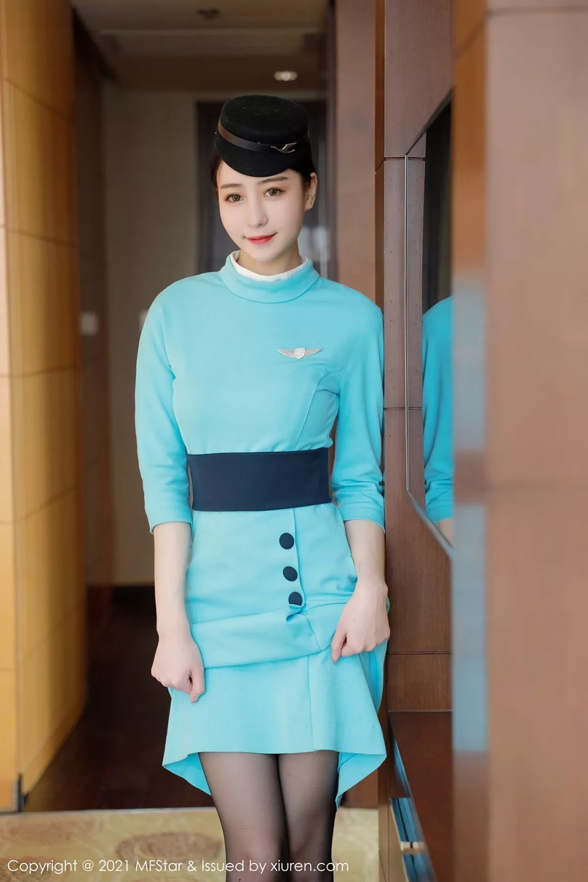 秀人集.com_[MFStar模范学院]Vol.455_嫩模水水er私房脱典雅空姐制服露黑丝裤袜秀翘臀诱惑写真68P