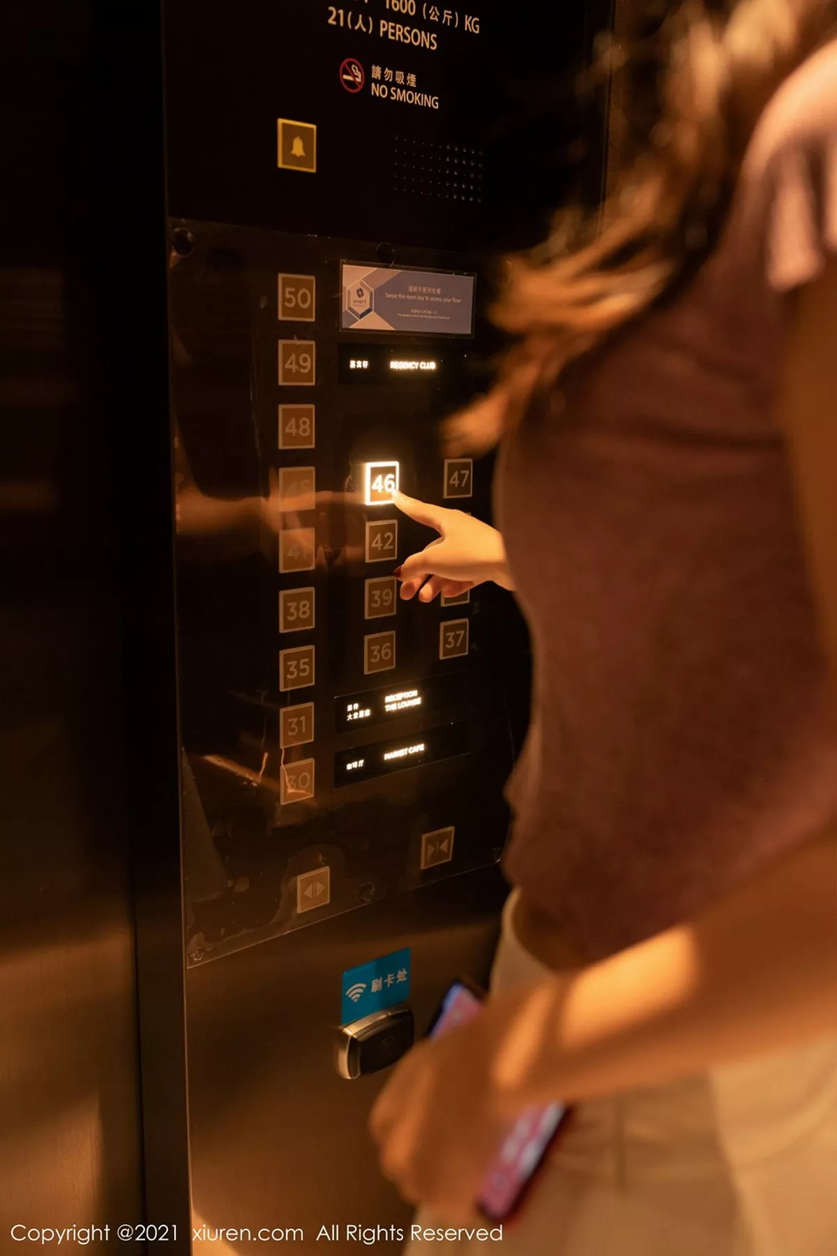 秀人集.com_[XiuRen秀人网]No.3090_嫩模唐安琪星瑶尾随主题床上性感内衣配开档肉丝裤袜诱惑写真82P