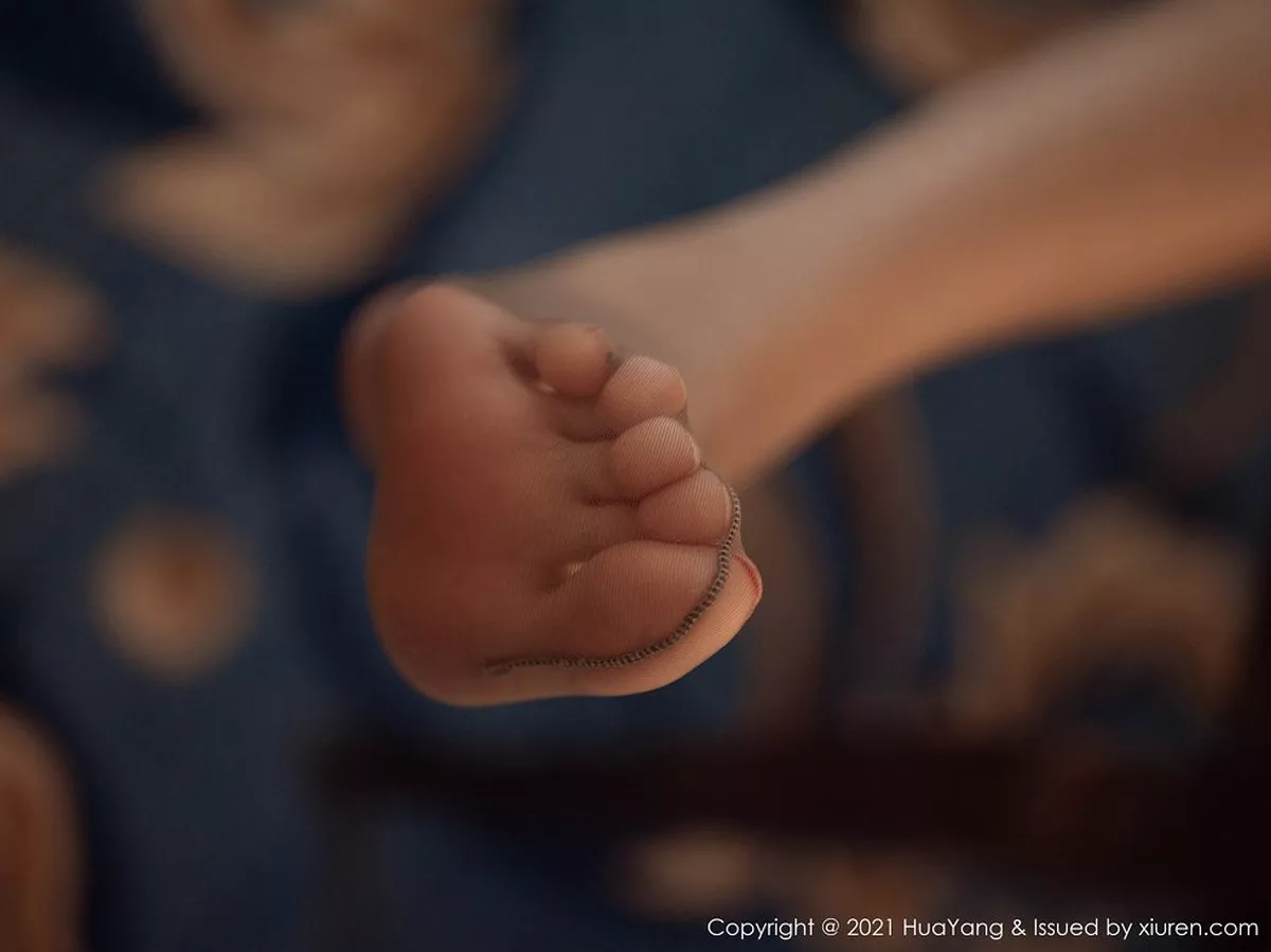 秀人集.com_[HuaYang花漾]Vol.364_丽质美人玥儿玥er厦门旅拍暖色调服饰配肉丝裤袜诱惑写真62P