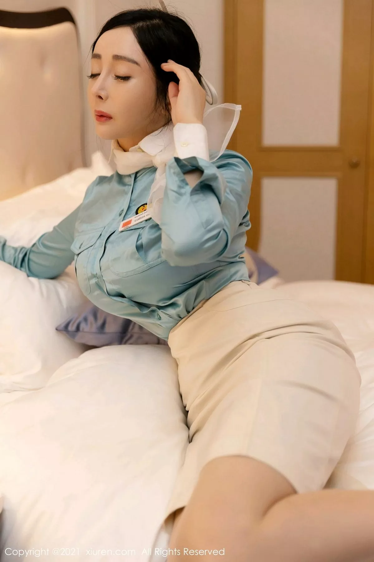 秀人集.com_[XiuRen秀人网]No.3014_嫩模允爾厦门旅拍空姐剧情主题私房脱衣露火辣身材诱惑写真84P