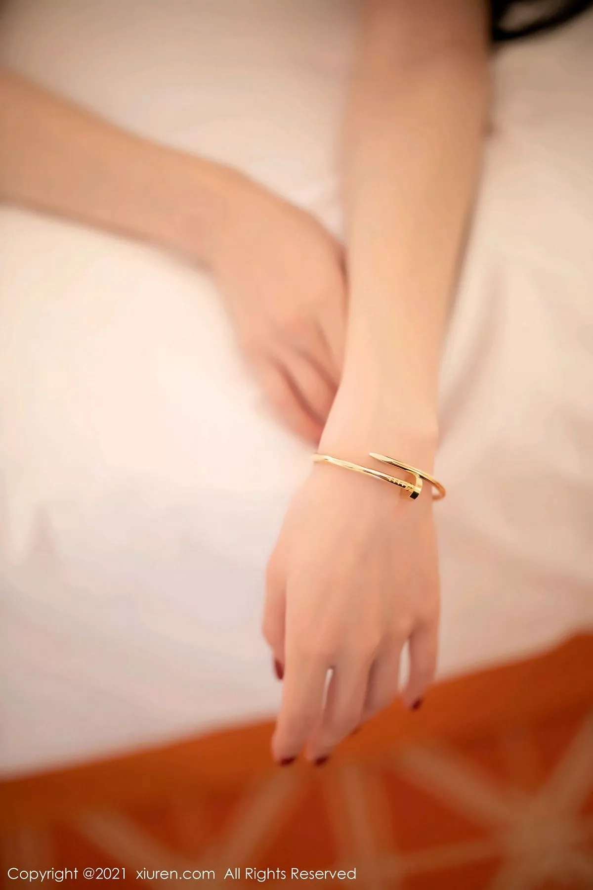 秀人集.com_[XiuRen秀人网]No.3015_嫩模梦心月澳门心愿旅拍私房情趣制服配黑丝吊袜妩媚诱惑写真70P