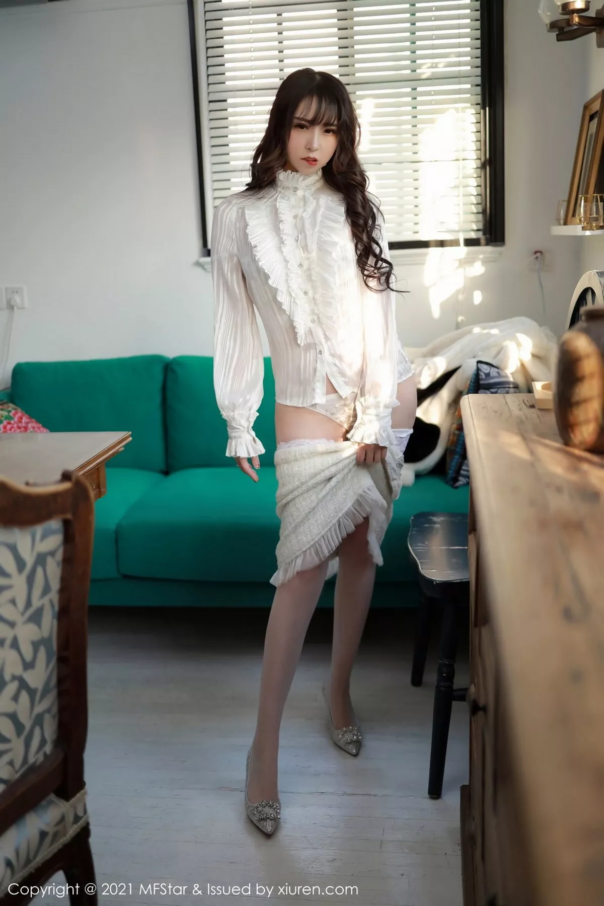 秀人集.com_[MFStar模范学院]Vol.442_嫩模小波多私房真空透视服饰配白色蕾丝袜完美诱惑写真49P