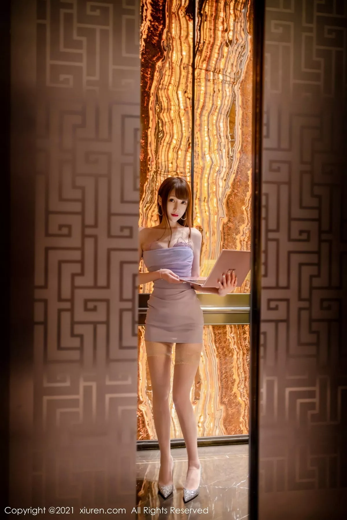 秀人集.com_[XiuRen秀人网]No.3025_新人妹子星小兔Meetu典雅粉色连身裙秀凹凸别致身材诱惑写真47P