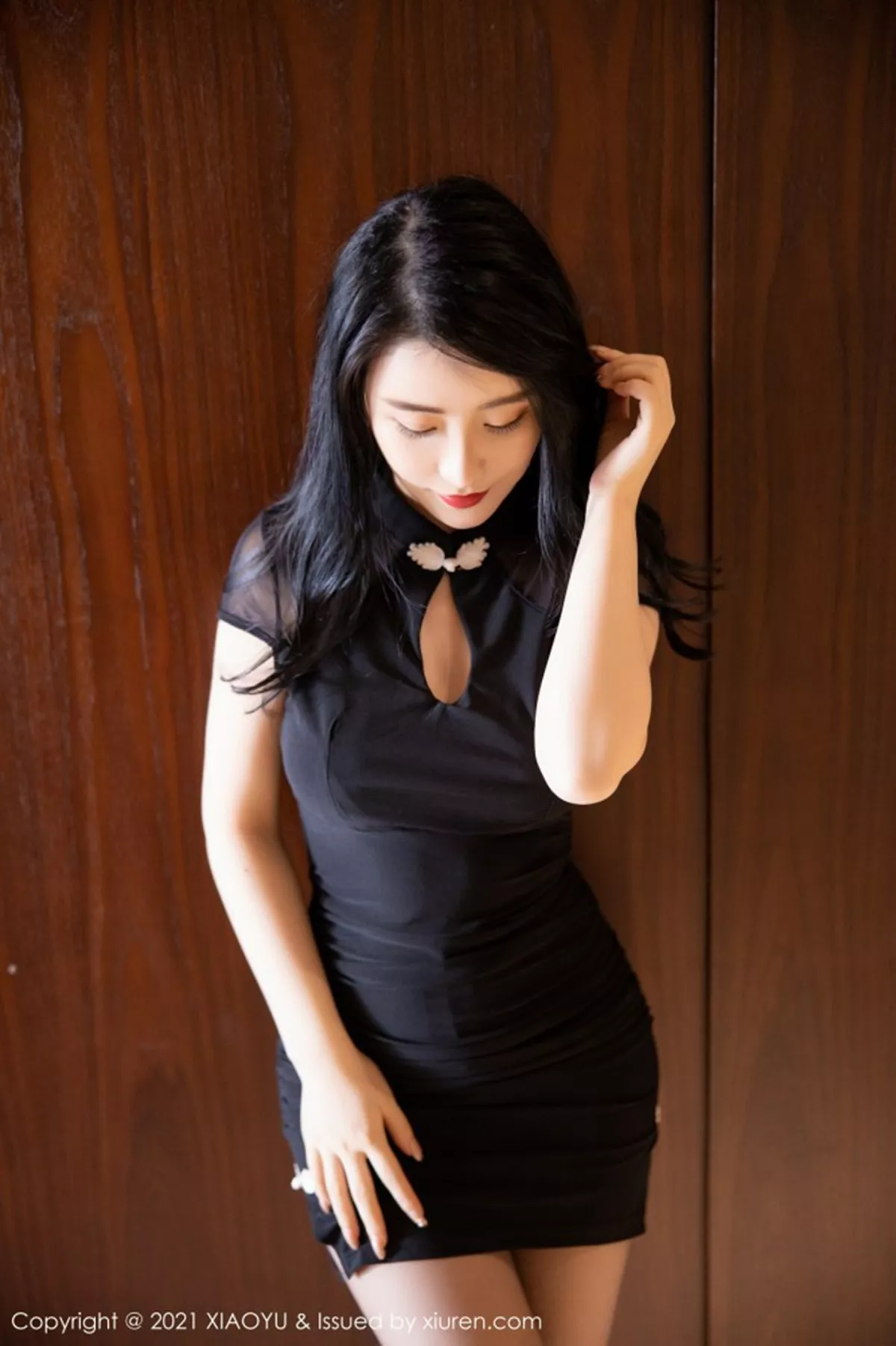 秀人集.com_[XiaoYu画语界]Vol.476_女神绯月樱-Cherry西双版纳旅拍典雅旗袍配黑丝裤袜诱惑写真53P