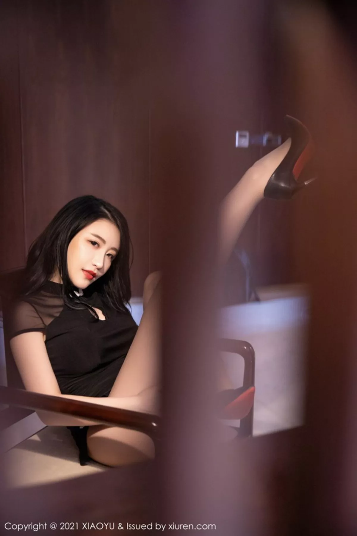 秀人集.com_[XiaoYu画语界]Vol.476_女神绯月樱-Cherry西双版纳旅拍典雅旗袍配黑丝裤袜诱惑写真53P