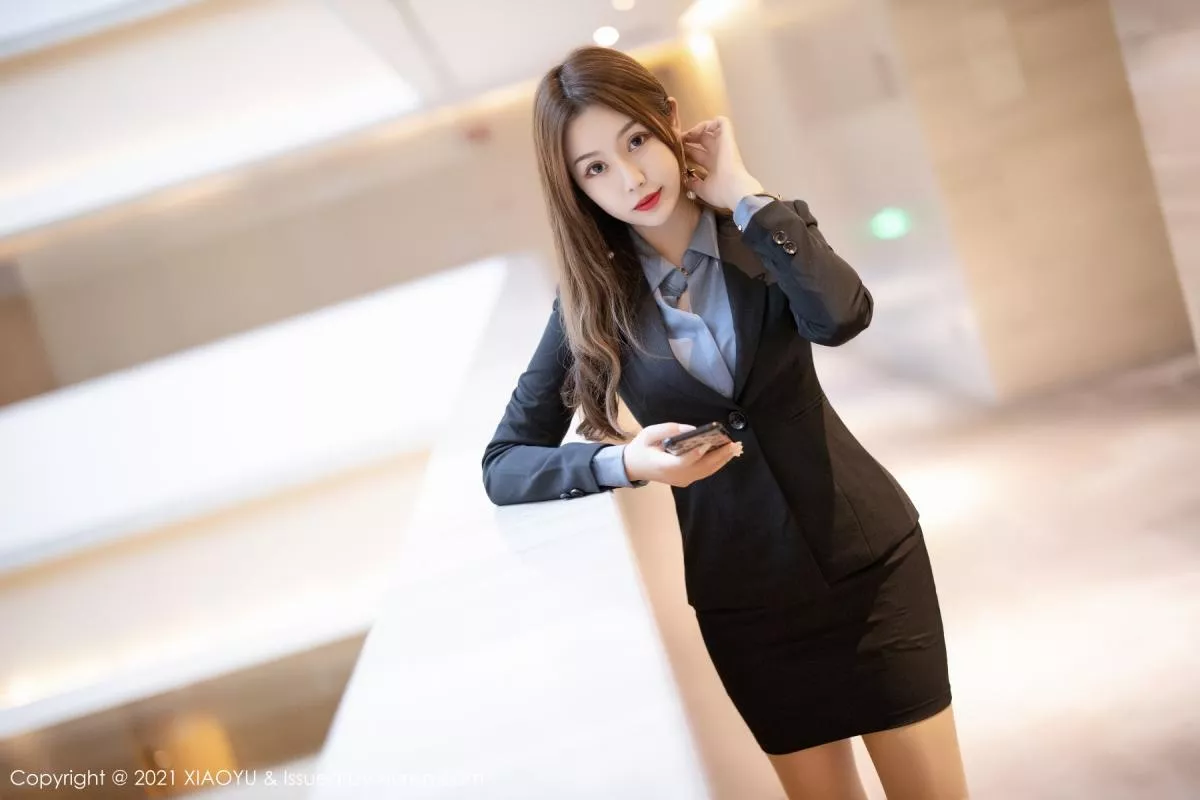 秀人集.com_[XiaoYu画语界]Vol.480_嫩模梦梵职场OL制服私房脱黑短裙露无内肉丝裤袜诱惑写真60P