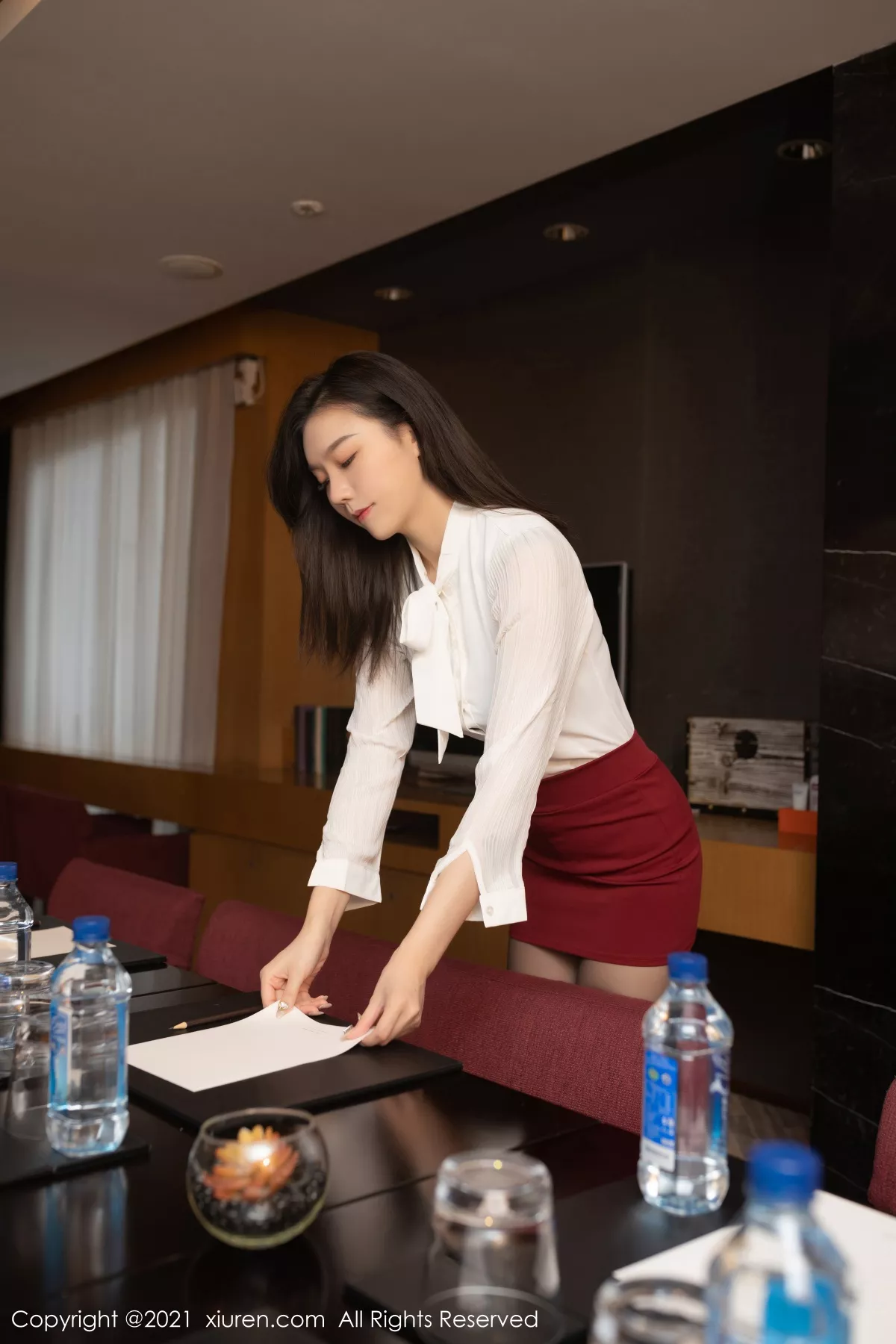 秀人集.com_[XiuRen秀人网]No.3161_嫩模安然Maleah会议室职场OL主题半脱露凹凸别致身材诱惑写真58P