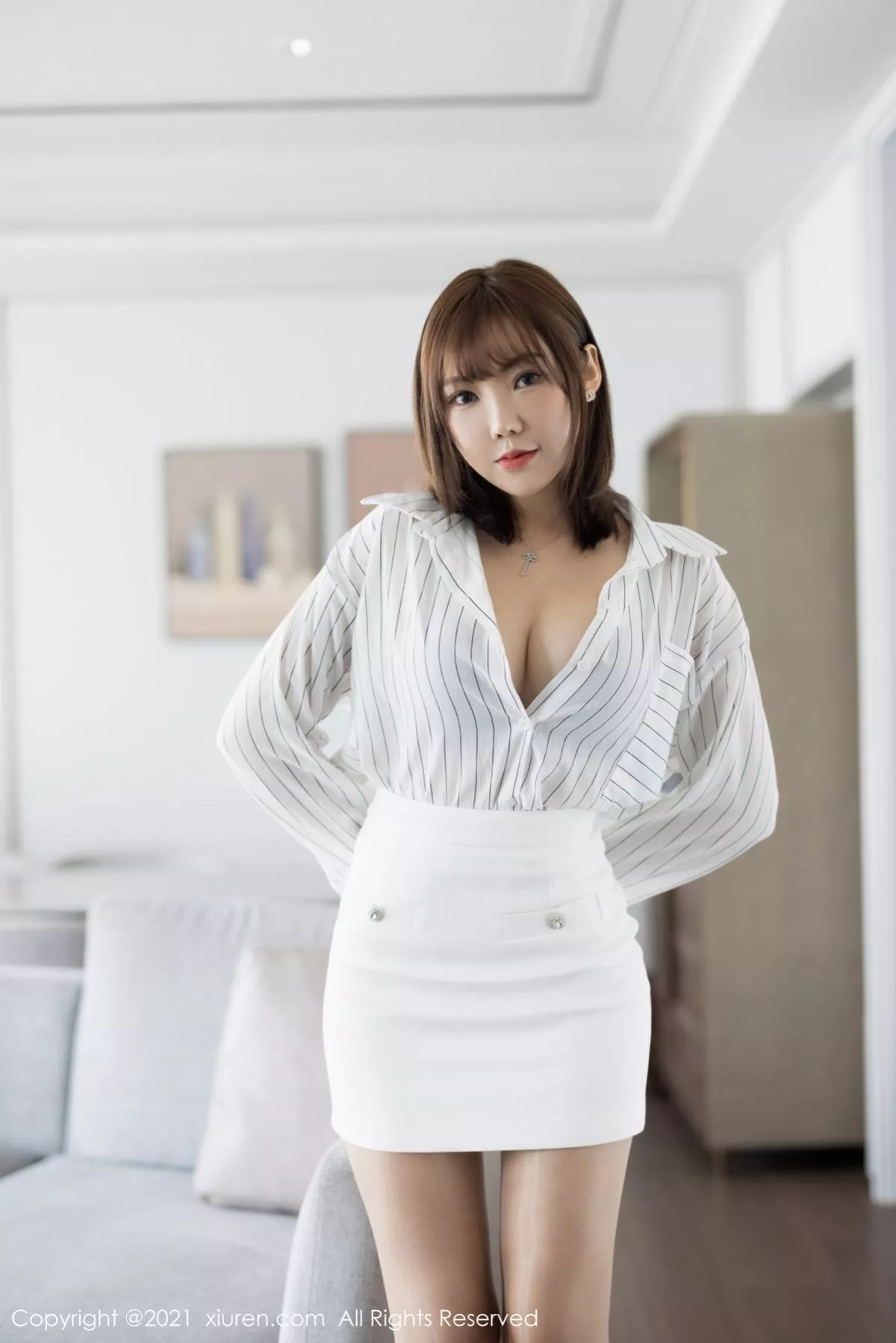 秀人集.com_[XiuRen秀人网]No.3169_嫩模萌汉药baby职场秘书OL主题私房无内肉丝裤袜秀翘臀诱惑写真37P