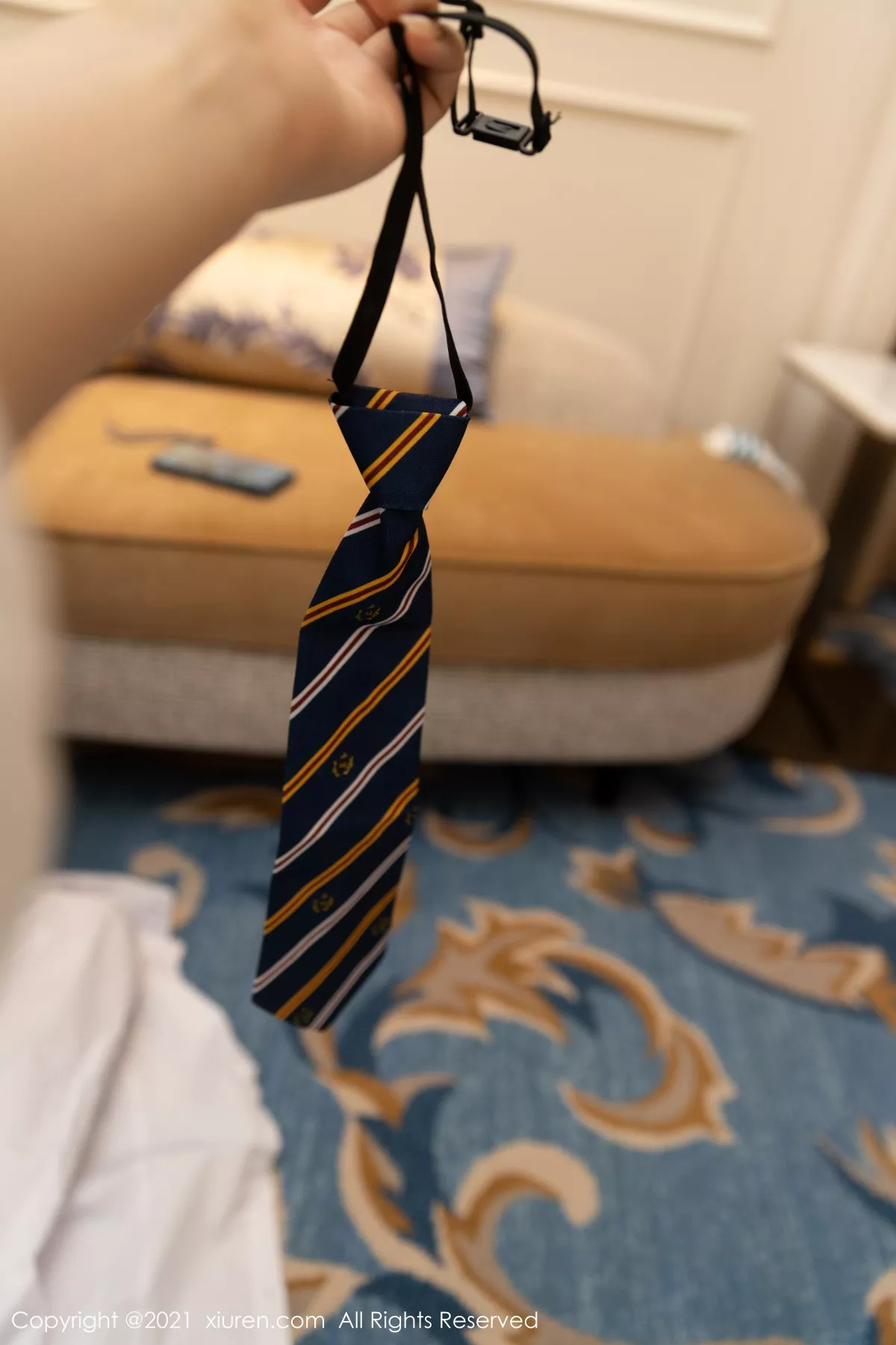 秀人集.com_[XiuRen秀人网]No.3176_女神王雨纯厦门旅拍下午茶主题酒店剧情循序渐进发展诱惑写真70P