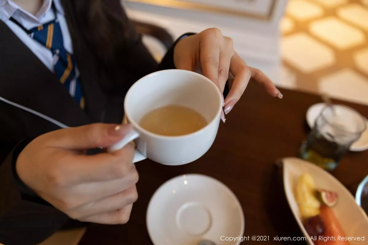 秀人集.com_[XiuRen秀人网]No.3176_女神王雨纯厦门旅拍下午茶主题酒店剧情循序渐进发展诱惑写真70P