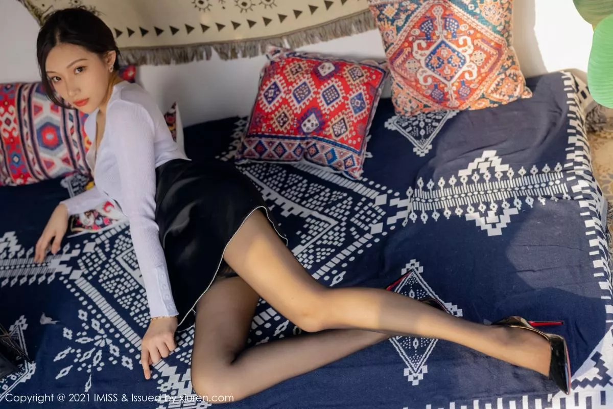 秀人集.com_[IMISS爱蜜社]Vol.562_女神小狐狸Kathryn白衬衣配超薄黑丝裤袜秀翘臀美腿诱惑写真58P