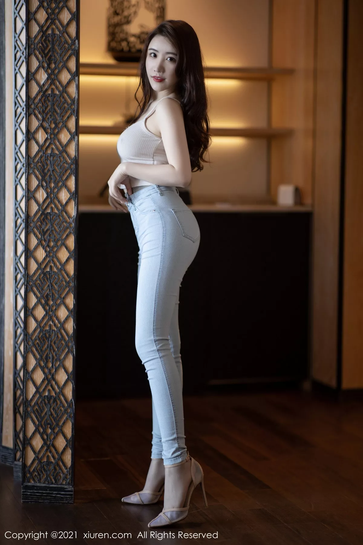 秀人集.com_[XiuRen秀人网]No.3192_女神Cherry绯月樱三亚旅拍脱紧身牛仔裤露肉丝裤袜完美诱惑写真74P