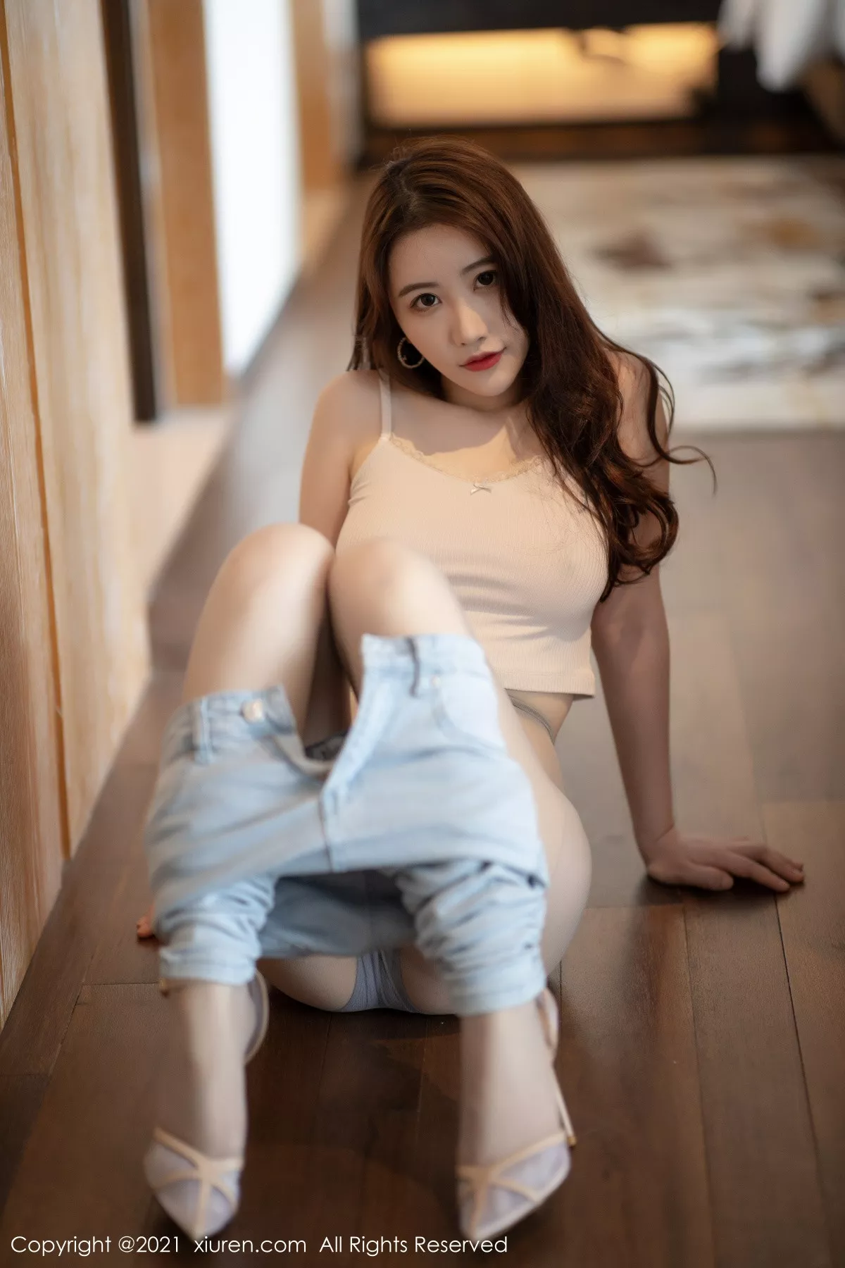 秀人集.com_[XiuRen秀人网]No.3192_女神Cherry绯月樱三亚旅拍脱紧身牛仔裤露肉丝裤袜完美诱惑写真74P