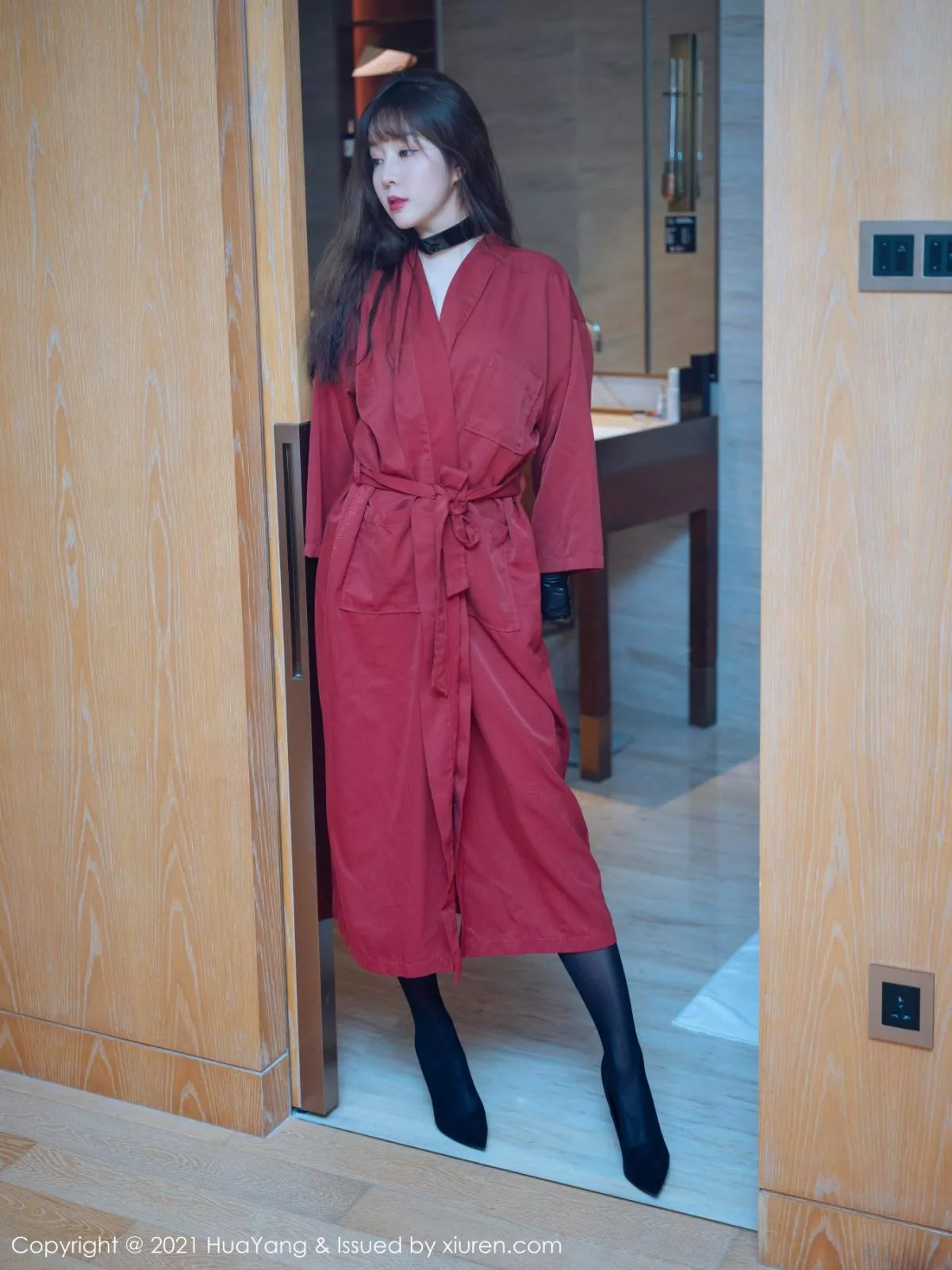 秀人集.com_[HuaYang花漾]Vol.373_女神王雨纯厦门旅拍半脱露白嫩豪乳无内黑丝裤袜秀翘臀诱惑写真54P