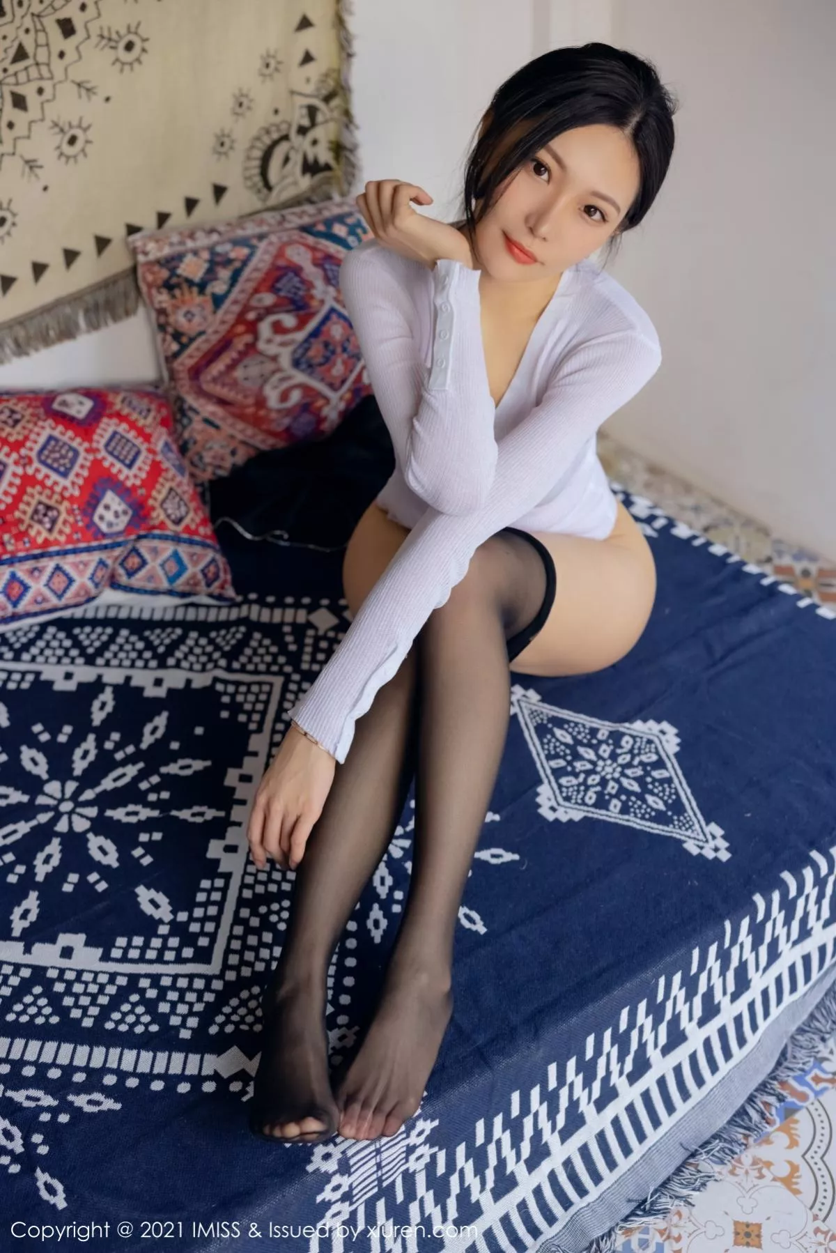 秀人集.com_[IMISS爱蜜社]Vol.562_女神小狐狸Kathryn白衬衣配超薄黑丝裤袜秀翘臀美腿诱惑写真58P