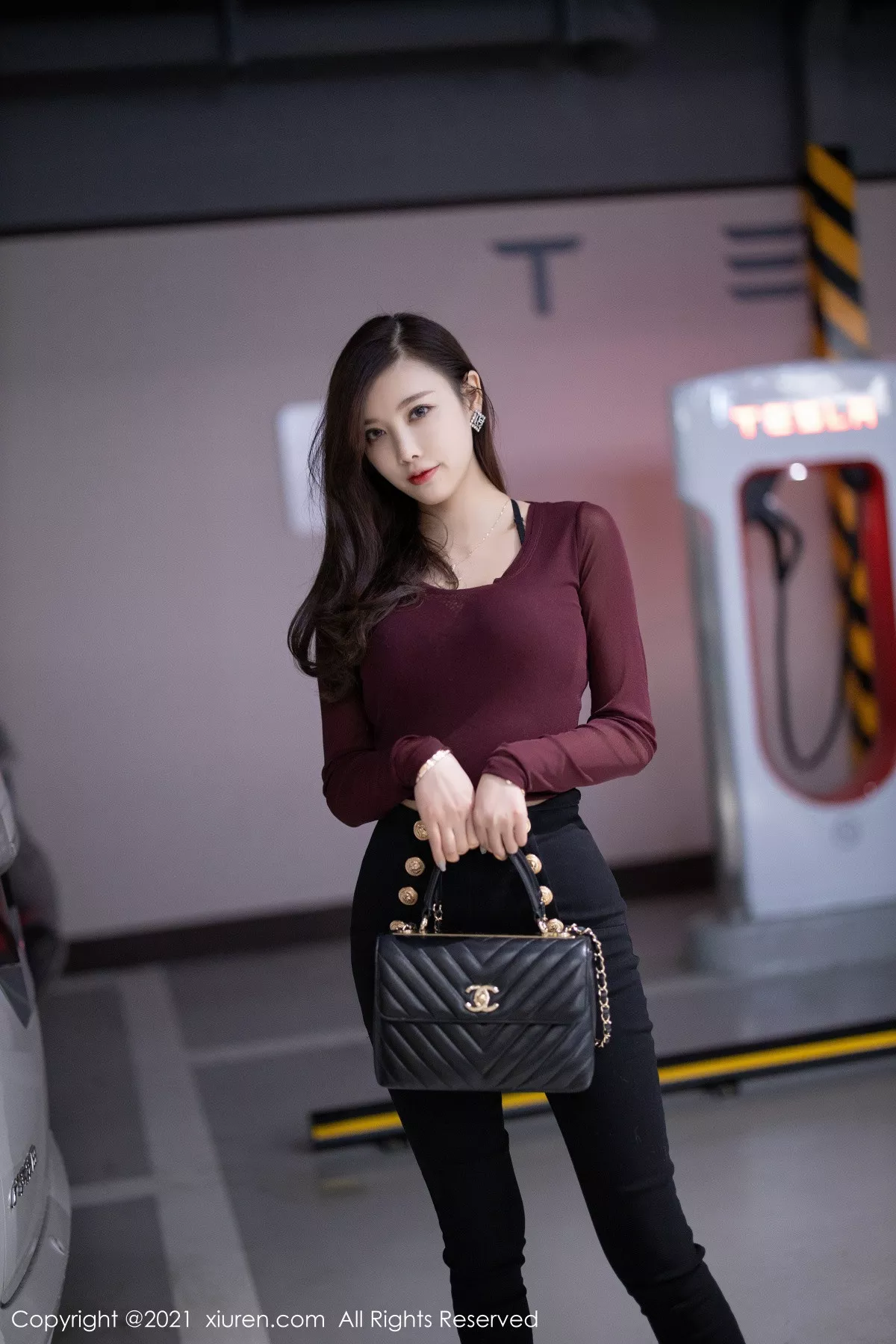 秀人集.com_[XiuRen秀人网]No.3208_女神杨晨晨sugar都市OL风半脱露性感黑色内衣秀完美曲线诱惑写真50P