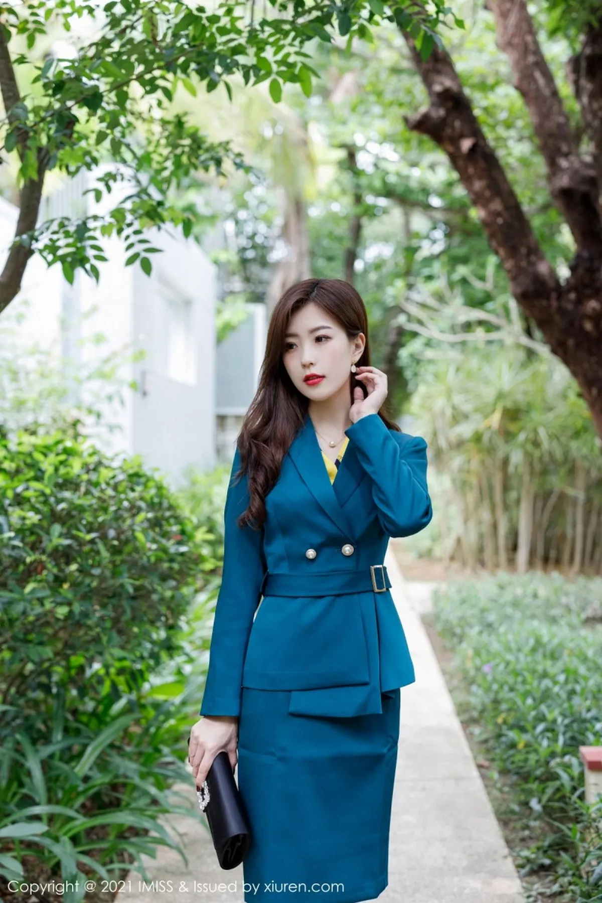 秀人集.com_[IMISS爱蜜社]Vol.551_嫩模杨紫嫣Cynthia职场0L典雅服饰露蕾丝吊袜秀翘臀美腿诱惑写真60P