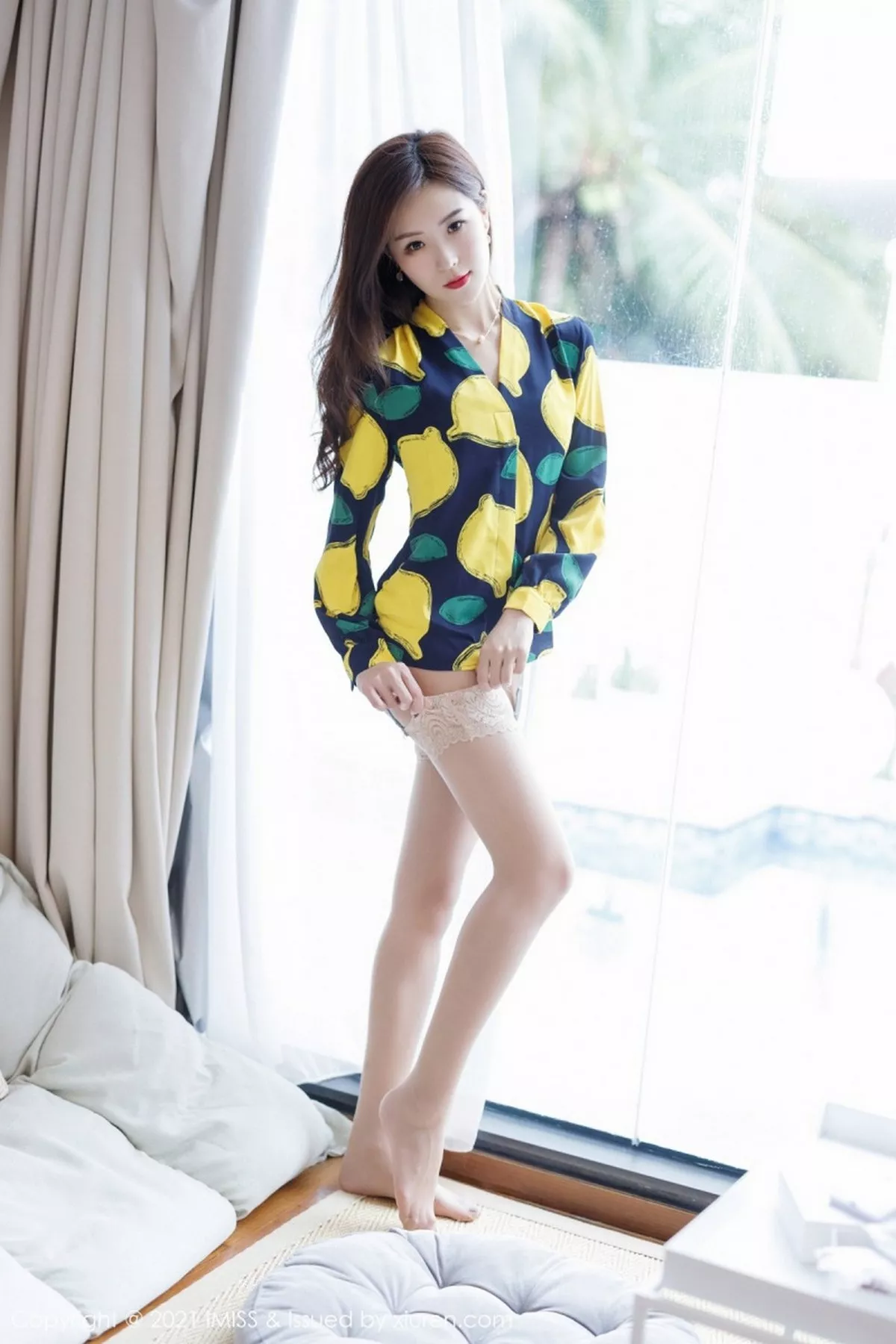 秀人集.com_[IMISS爱蜜社]Vol.551_嫩模杨紫嫣Cynthia职场0L典雅服饰露蕾丝吊袜秀翘臀美腿诱惑写真60P