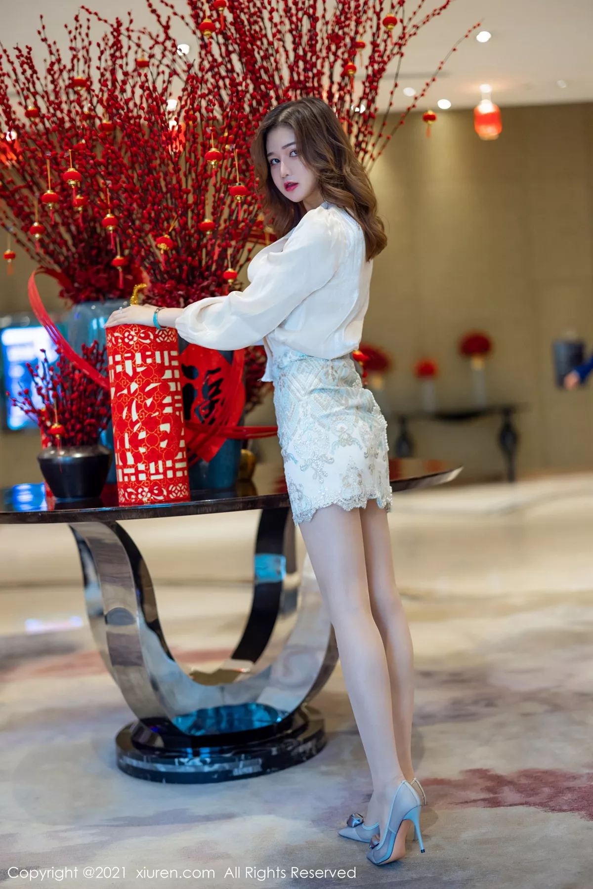 秀人集.com_[XiuRen秀人网]No.3211_嫩模芷萱mimi华丽璀璨服饰露性感内衣秀完美身材诱惑写真62P