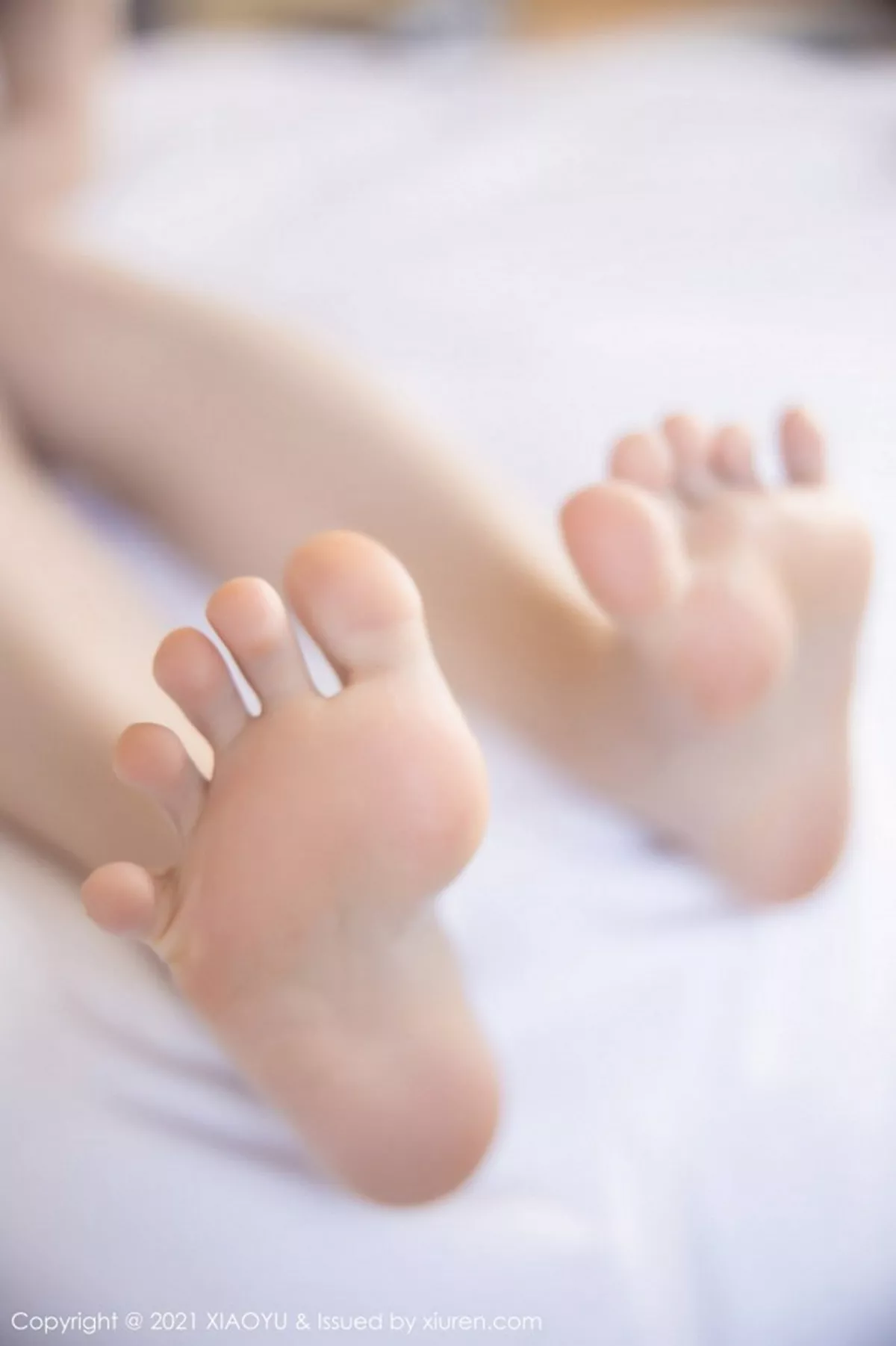 秀人集.com_[XiaoYu画语界]Vol.474_嫩模豆瓣酱私房床上白色吊带内衣配蕾丝内裤超薄肉丝诱惑写真70P