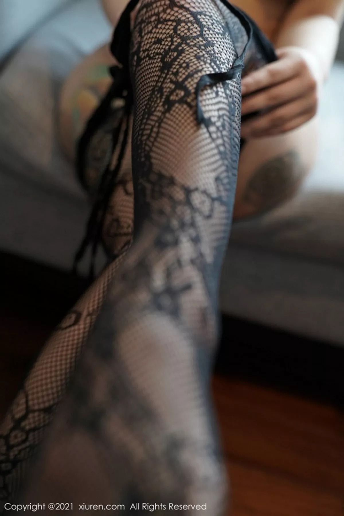 秀人集.com_[XiuRen秀人网]No.3124_嫩模姝姝不是妹妹职场制服OL主题镂空内衣配黑丝网袜魅惑写真64P