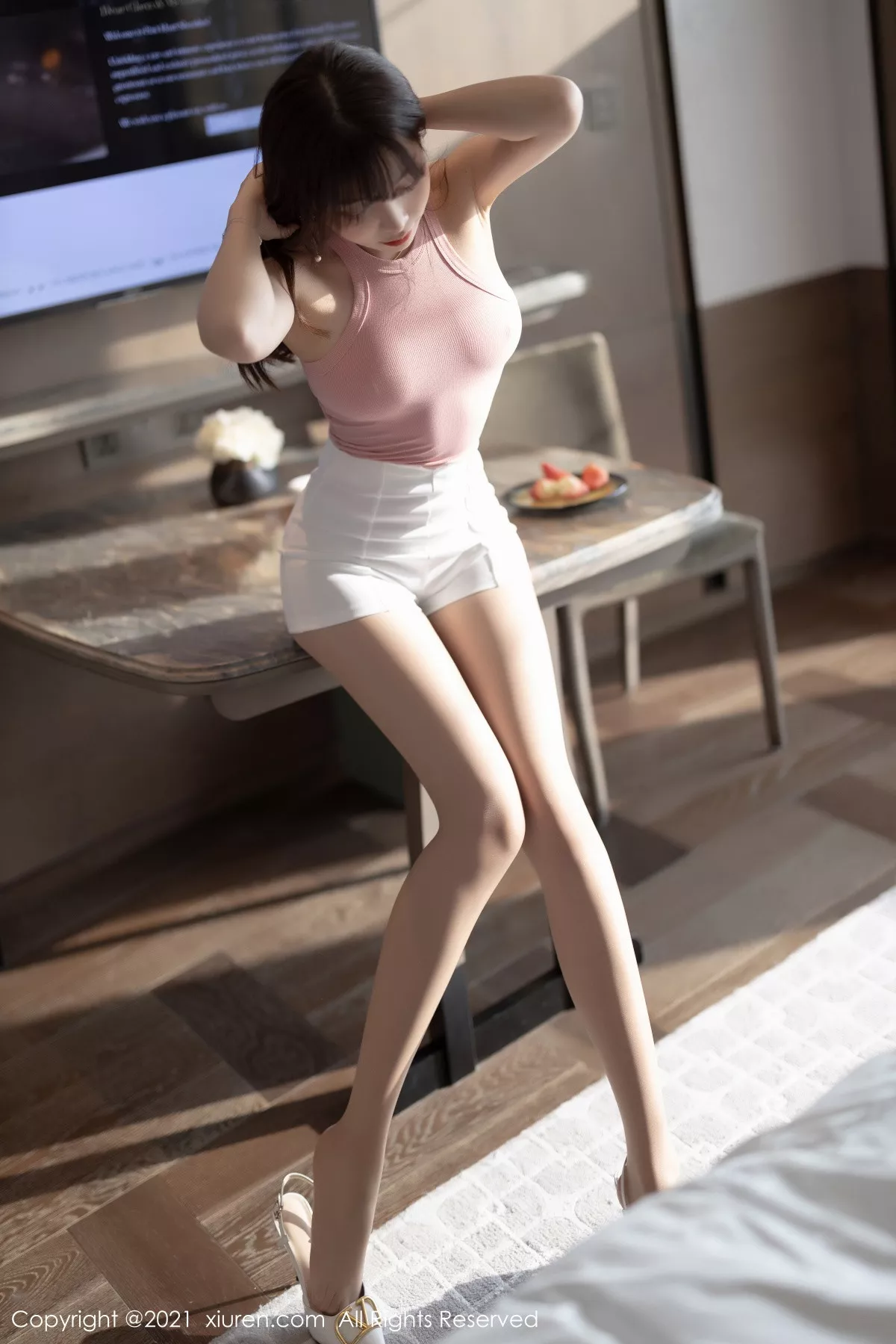 秀人集.com_[XiuRen秀人网]No.3245_女神芝芝Booty私房粉色紧身衣配肉丝裤袜秀完美身材诱惑写真77P