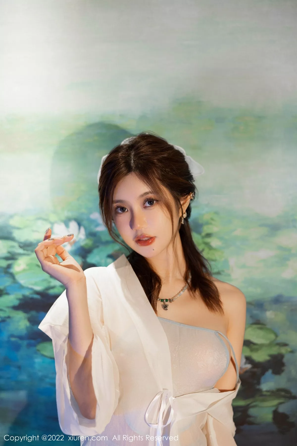 秀人集.com_[XiuRen秀人网]No.5219_女神绮里嘉ula海南心愿旅拍白色轻透古装肚兜秀完美身材诱惑写真62P