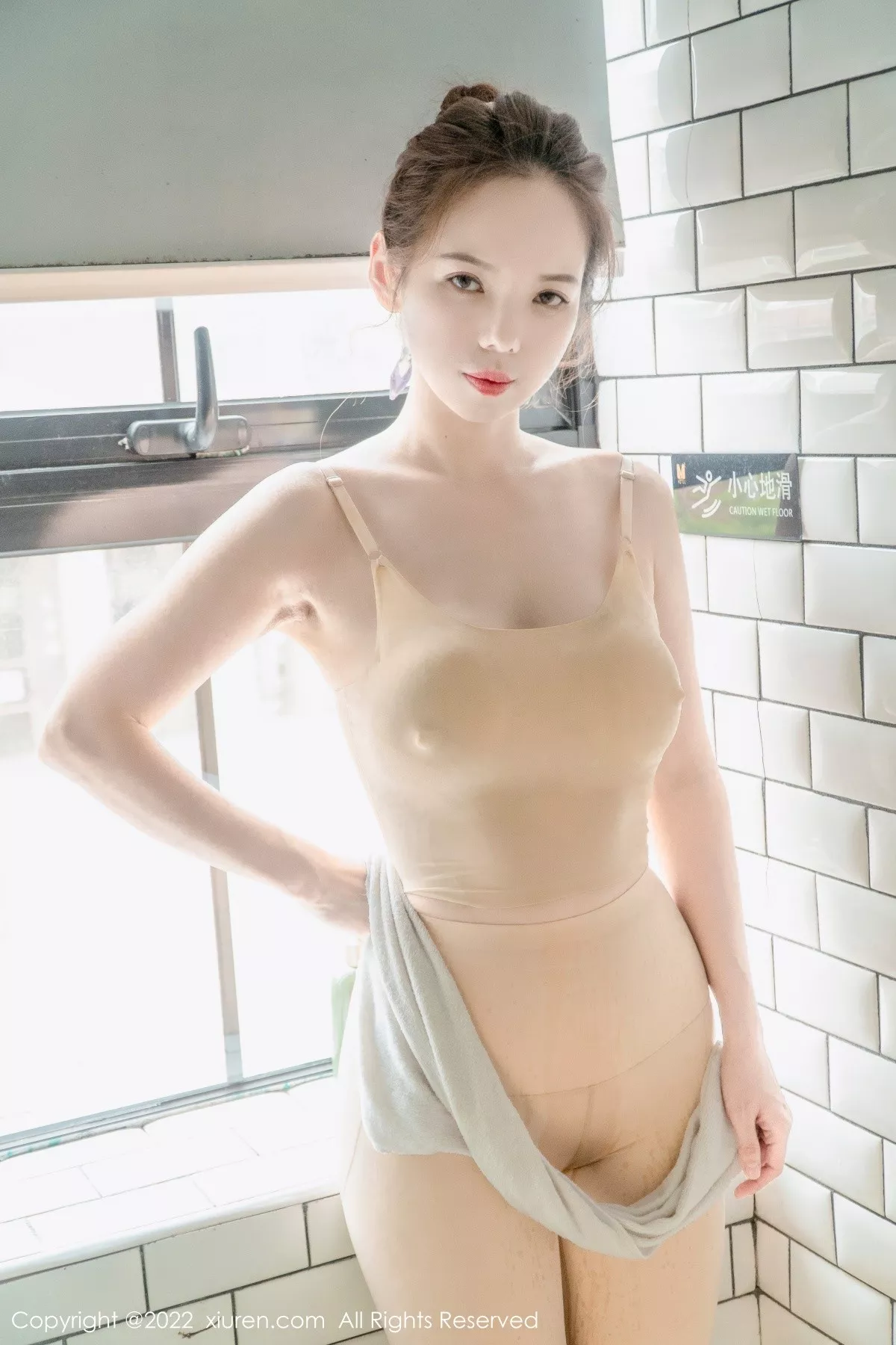 秀人集.com_[XiuRen秀人网]No.5221_模特大美媚京私房紧身肉色瑜伽服半脱露浑圆翘臀撩人诱惑写真62P