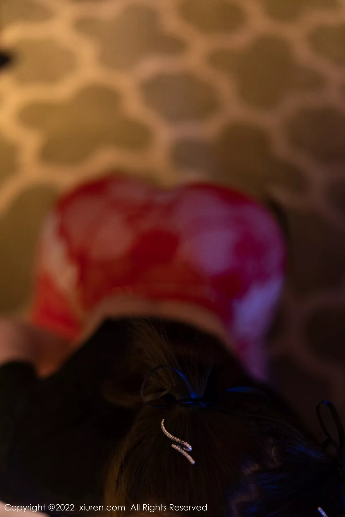 秀人集.com_[XiuRen秀人网]No.5225_模特豆瓣酱黑色短旗袍半脱露红色网格丝袜秀丰满身材诱惑写真74P