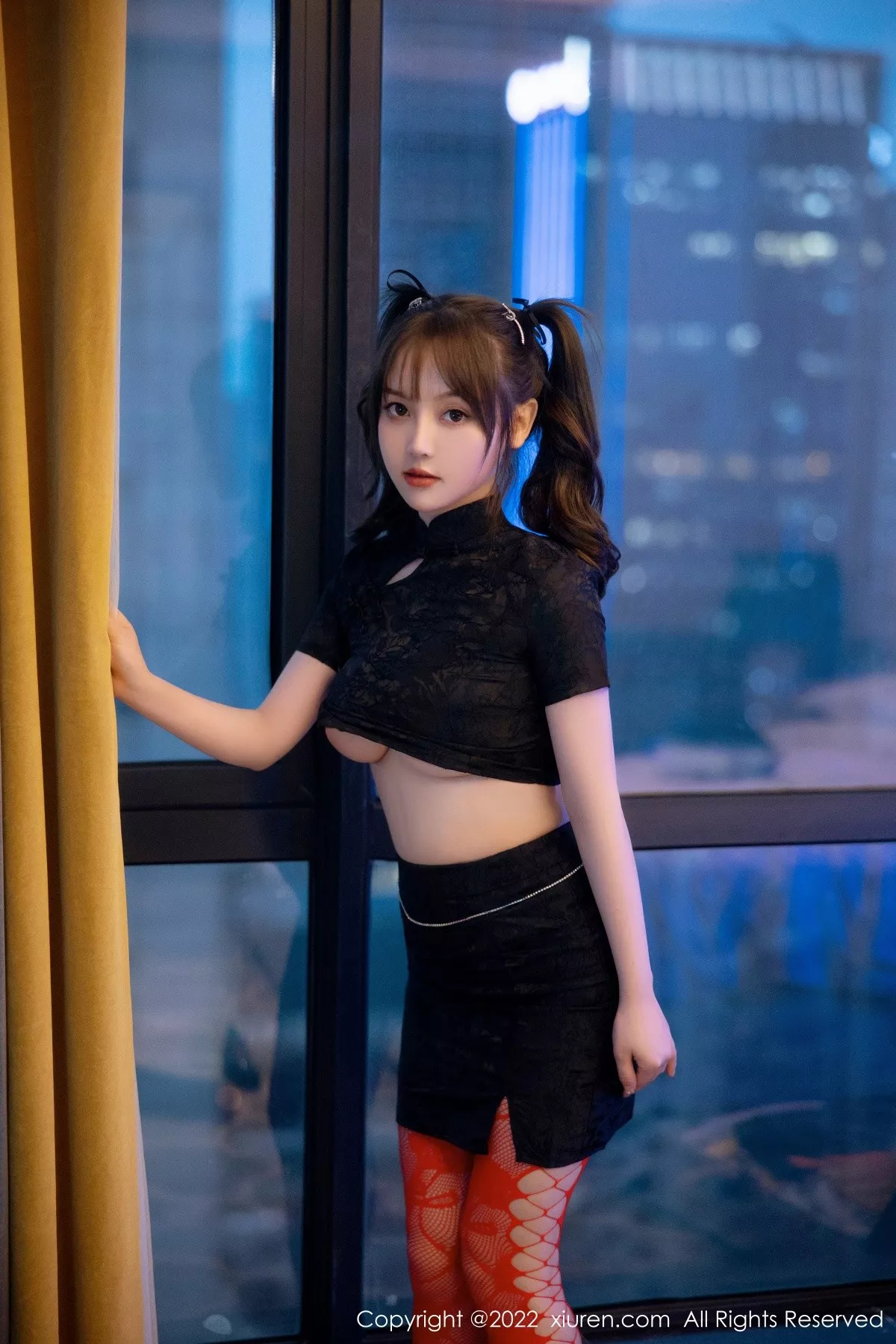 秀人集.com_[XiuRen秀人网]No.5225_模特豆瓣酱黑色短旗袍半脱露红色网格丝袜秀丰满身材诱惑写真74P