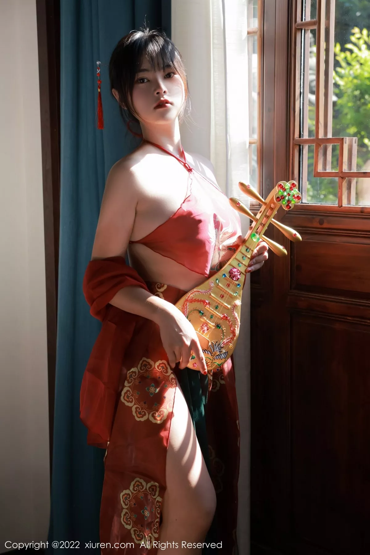秀人集.com_[XiuRen秀人网]No.5222_模特奈沐子澳门旅拍室内场景红色轻透古装肚兜配丁字裤诱惑写真47P