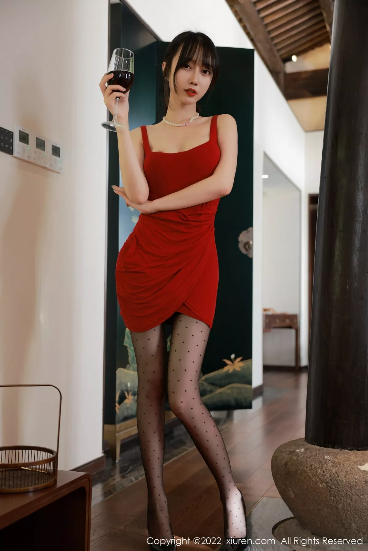 秀人集.com_[XiuRen秀人网]No.5231_模特玥儿玥er澳门旅拍性感红色连衣裙配魅惑黑丝撩人诱惑写真52P