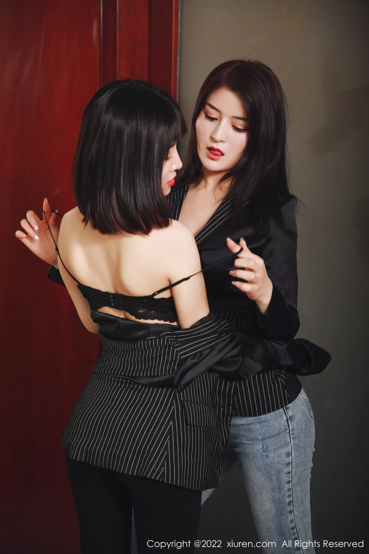 秀人集.com_[XiuRen秀人网]No.5227_模特璀灿合集私房性感姐妹花黑色内衣秀完美身材迷人诱惑写真67P