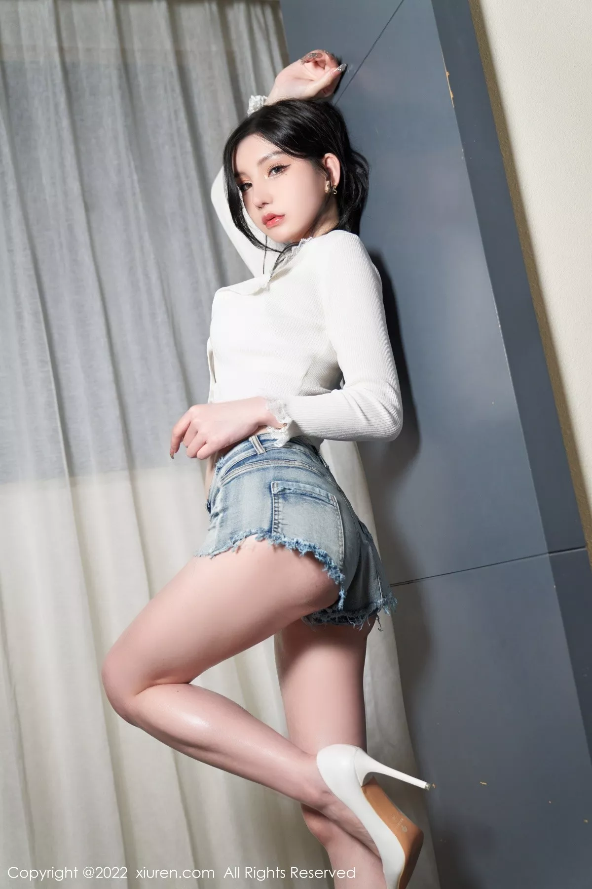 秀人集.com_[XiuRen秀人网]No.5239_女神周于希Sally性感白上衣配齐逼牛仔短裤秀绝美身材诱惑写真85P