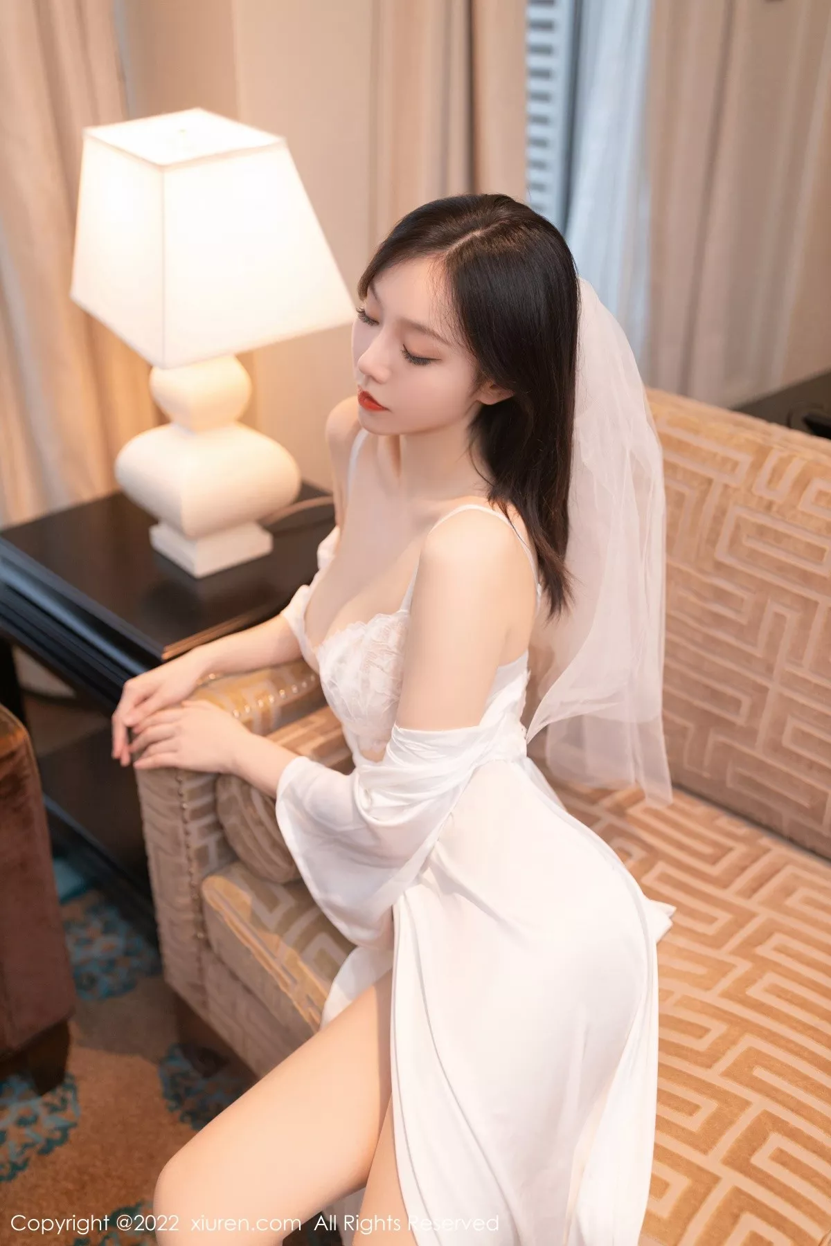 秀人集.com_[XiuRen秀人网]No.5263_模特安然anran广州-云南旅拍丝质睡衣配无内肉丝惹火诱惑写真75P