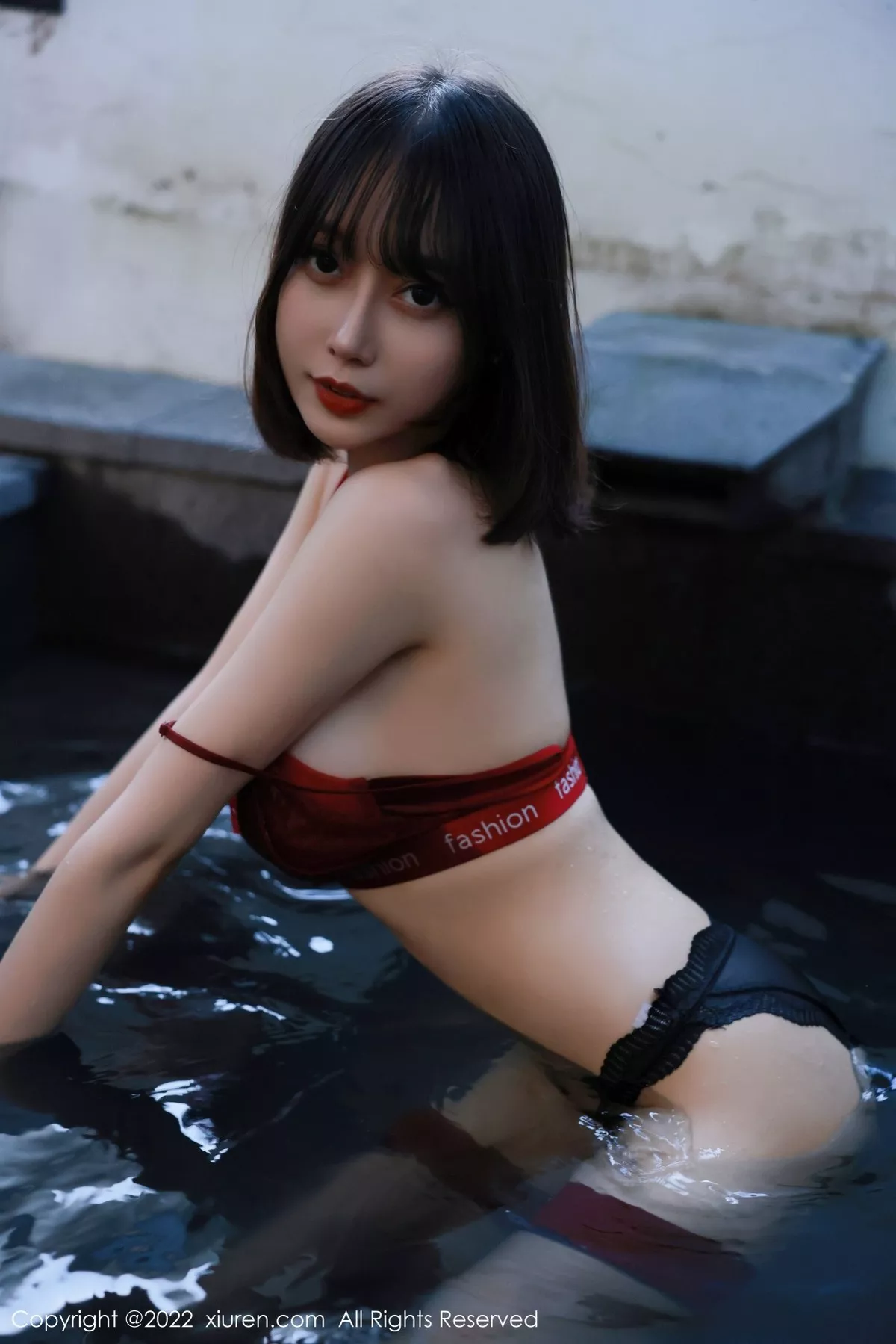 秀人集.com_[XiuRen秀人网]No.5283_模特玥儿玥er澳门旅拍半脱露红色蕾丝内衣秀完美身材诱惑写真52P