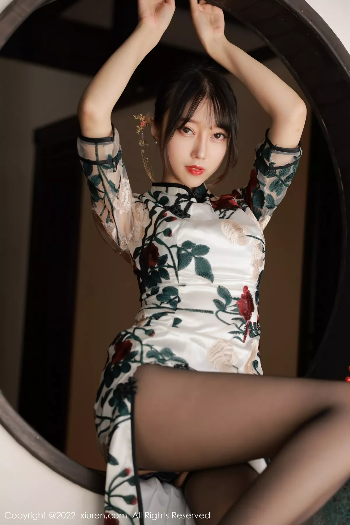 秀人集.com_[XiuRen秀人网]No.5199_模特玥儿玥er澳门旅拍半脱露黑色轻透内衣配超薄黑丝诱惑写真77P