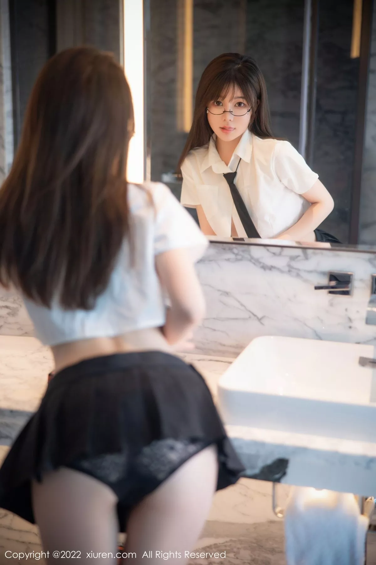 秀人集.com_[XiuRen秀人网]No.5365_模特婠婠么性感学妹制服白色短T配黑短裙秀曼妙身姿诱惑写真98P