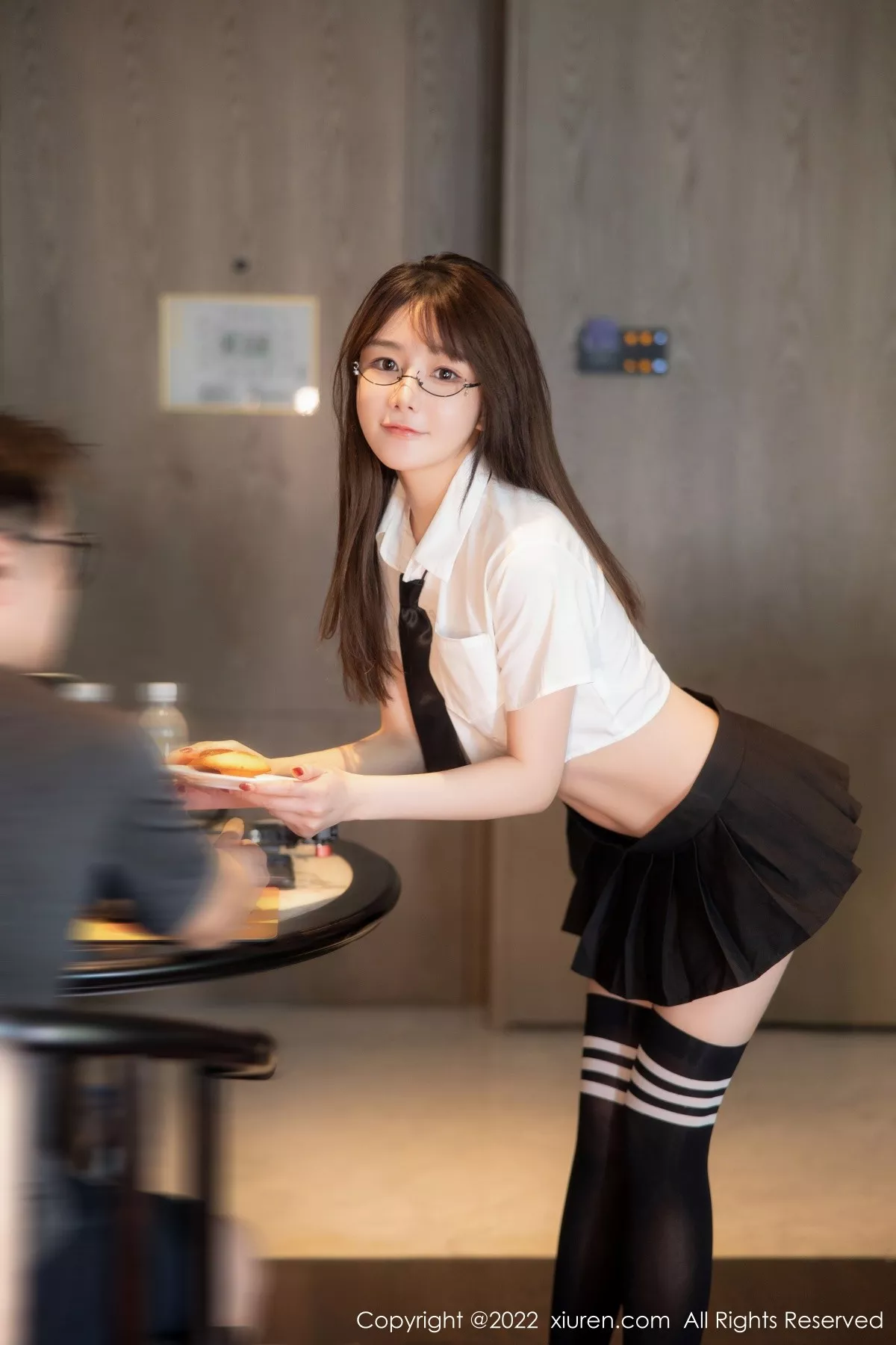 秀人集.com_[XiuRen秀人网]No.5365_模特婠婠么性感学妹制服白色短T配黑短裙秀曼妙身姿诱惑写真98P