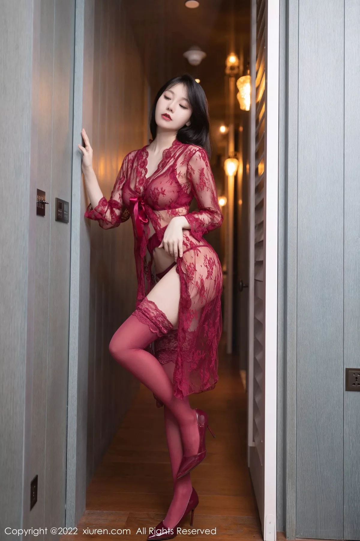 秀人集.com_[XiuRen秀人网]No.5371_模特安然anran云南旅拍红色轻透情趣服配蕾丝袜撩人诱惑写真85P