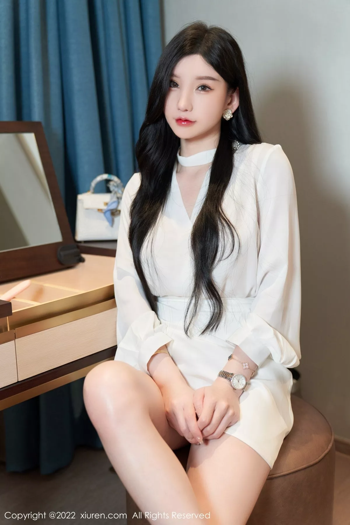 秀人集.com_[XiuRen秀人网]No.5381_女神周于希Sally私房简约白色服半脱露蕾丝内裤秀翘臀诱惑写真77P