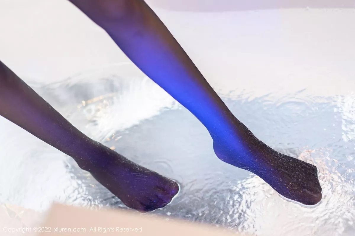 秀人集.com_[XiuRen秀人网]No.5388_女神刘钰儿私房黑色网纱服配性感情趣内衣秀惹火身材诱惑写真82P