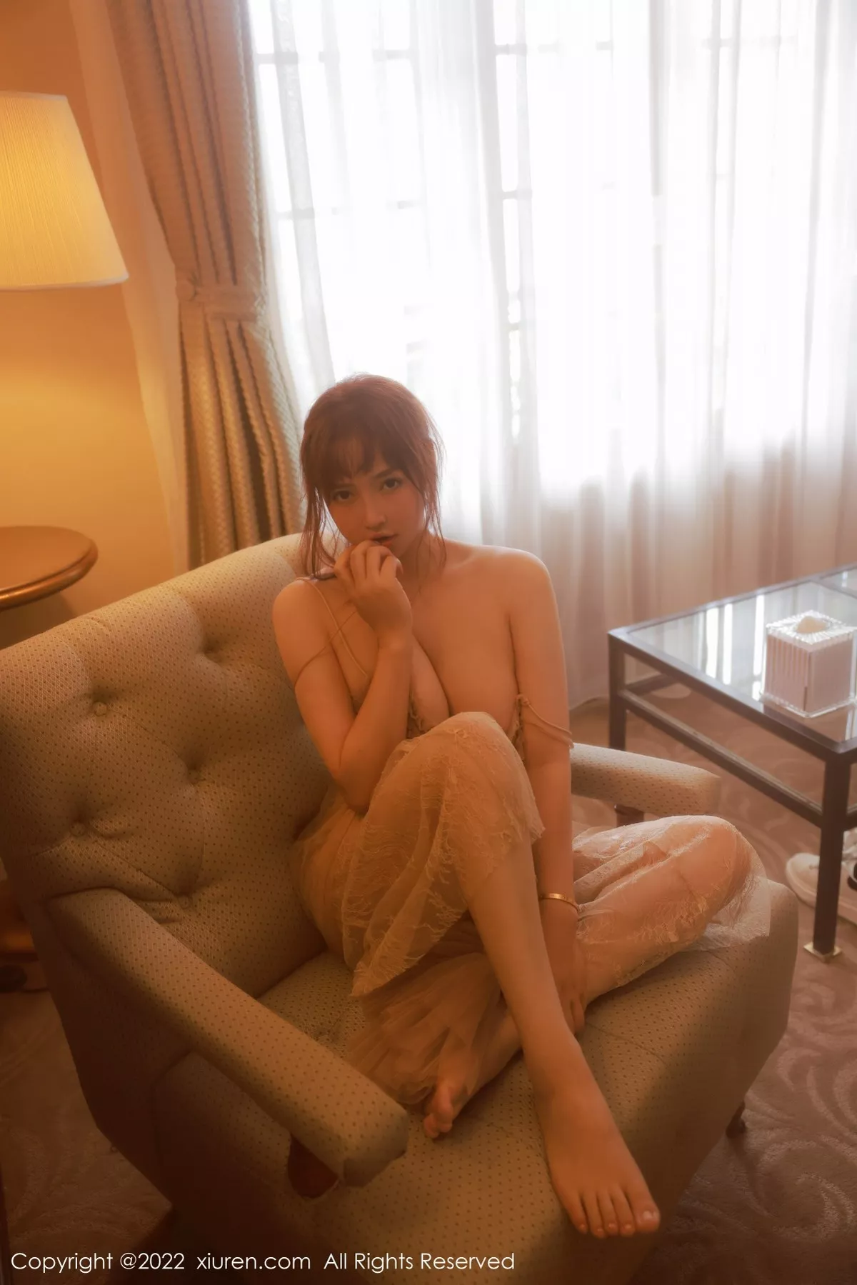 秀人集.com_[XiuRen秀人网]No.5421_模特养乐多DoDo私房性感浅色睡裙透视秀火辣身材极致诱惑写真52P