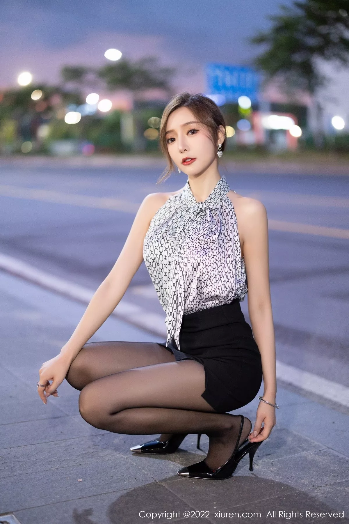 秀人集.com_[XiuRen秀人网]No.5325_女神王馨瑶yanni私房超薄无内黑丝系列秀完美身材撩人诱惑写真78P