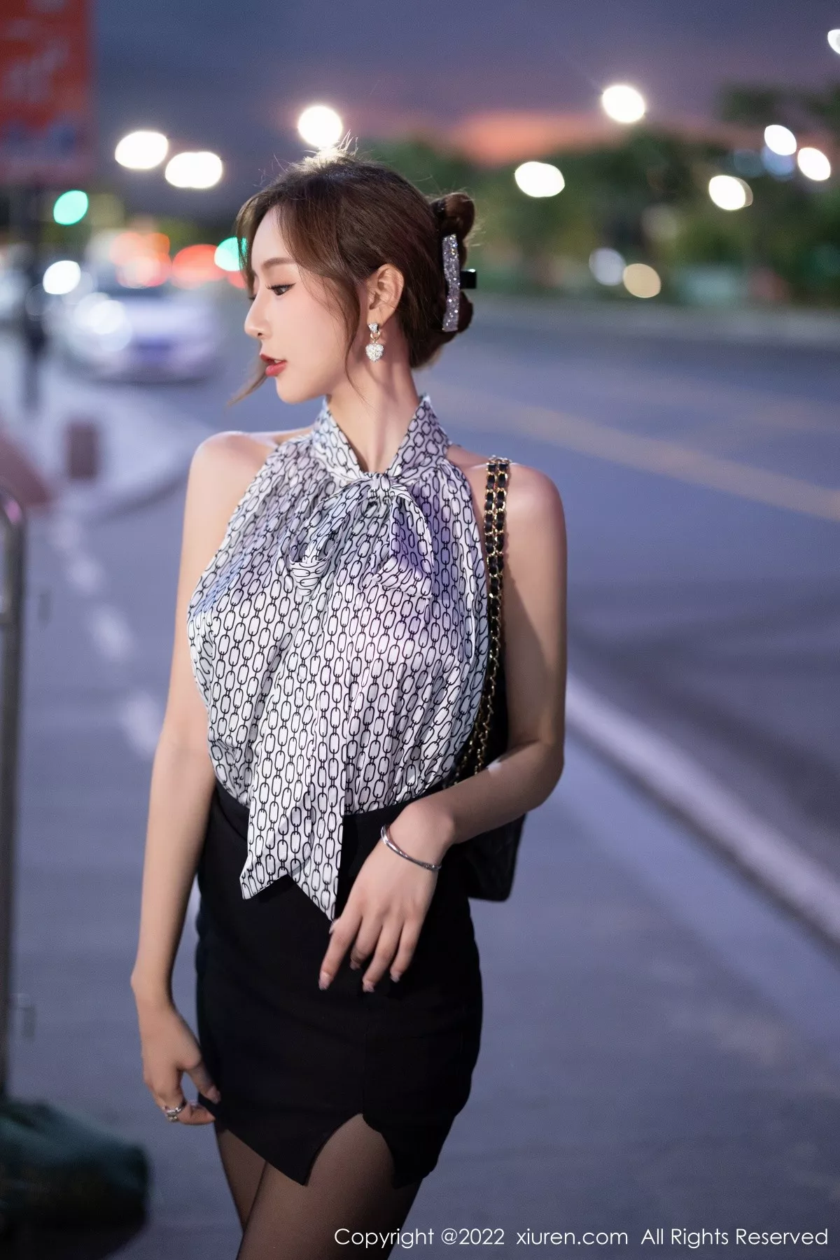 秀人集.com_[XiuRen秀人网]No.5325_女神王馨瑶yanni私房超薄无内黑丝系列秀完美身材撩人诱惑写真78P