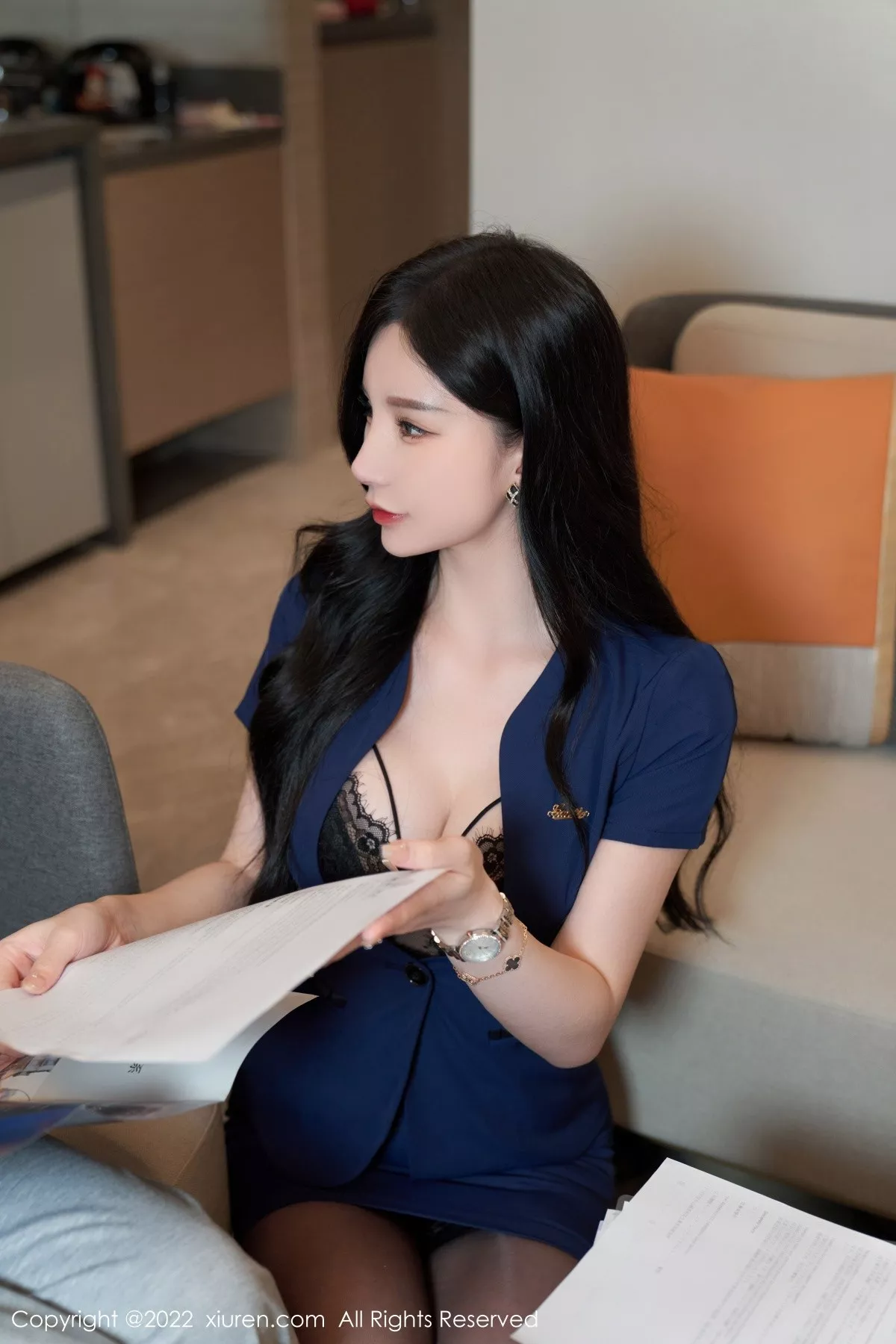 秀人集.com_[XiuRen秀人网]No.5324_女神周于希Sally心愿旅拍脱蓝色职业装露黑色蕾丝内衣诱惑写真81P