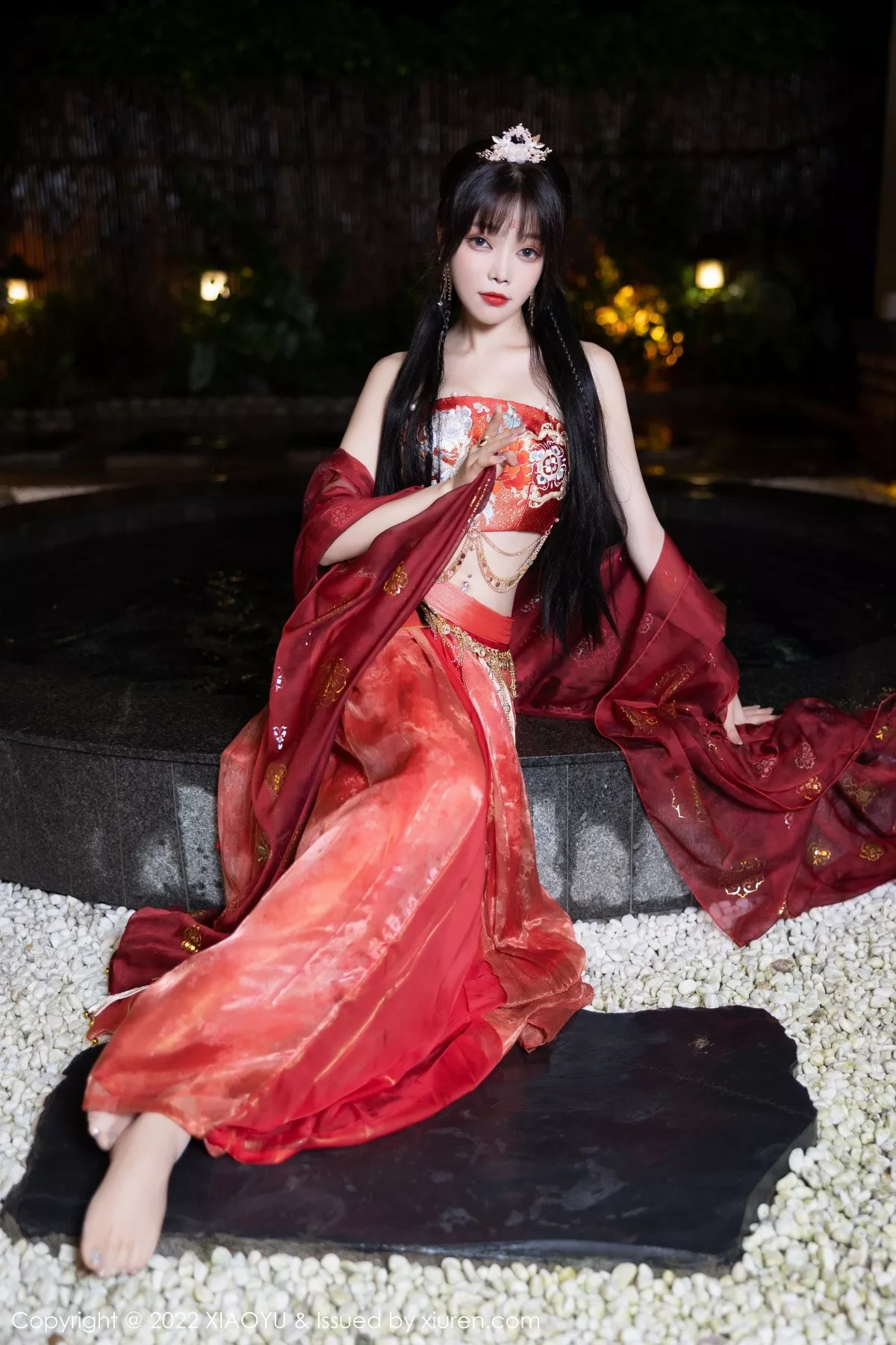 秀人集.com_[XiaoYu画语界]Vol.827_女神徐莉芝Booty泳池性感红色轻透古装服饰秀完美身材诱惑写真70P