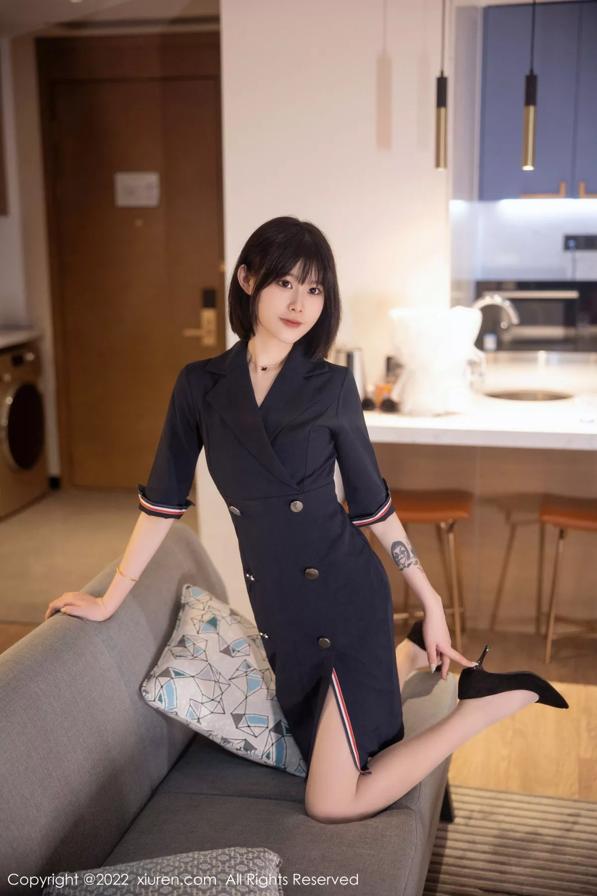 秀人集.com_[XiuRen秀人网]No.5329_模特77qiqi私房半脱露性感蓝色蕾丝内衣配超薄肉丝完美诱惑写真98P